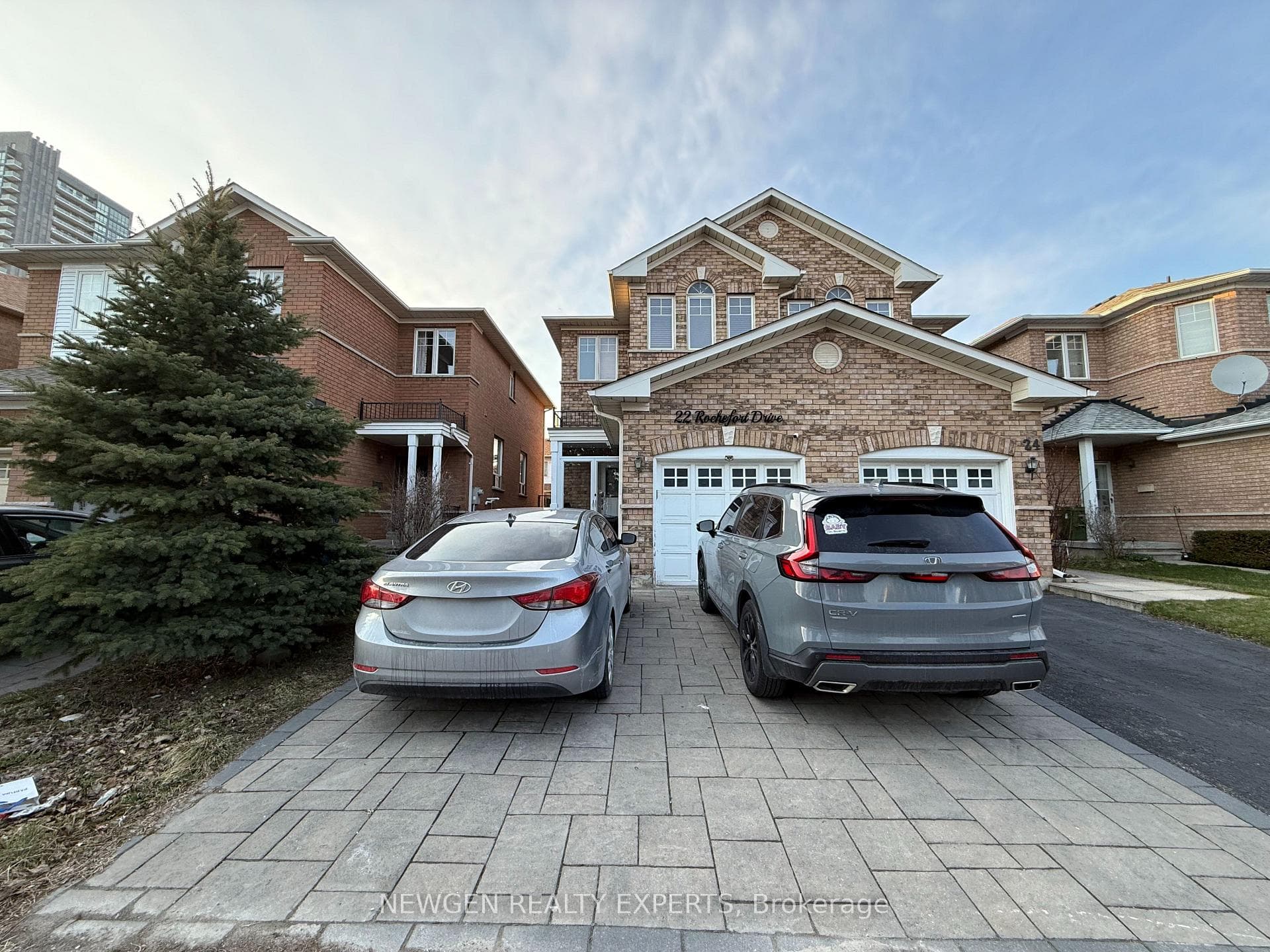 22 Rochefort Drive, Flemingdon Park / Don Mills, ON M3C 3Z3 - Photo 1