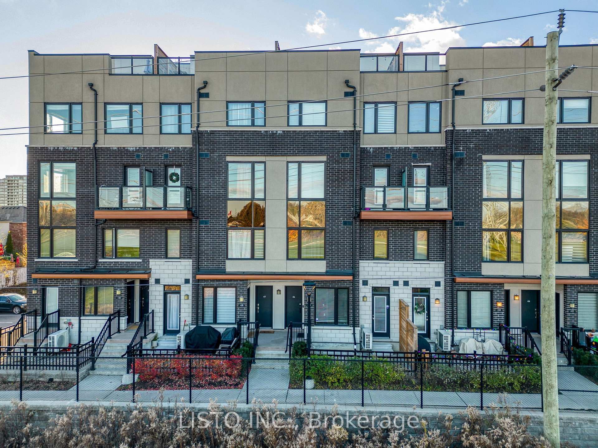 1555 Kingston Road Unit 404, Pickering, ON L1V 0E9 - Photo 1