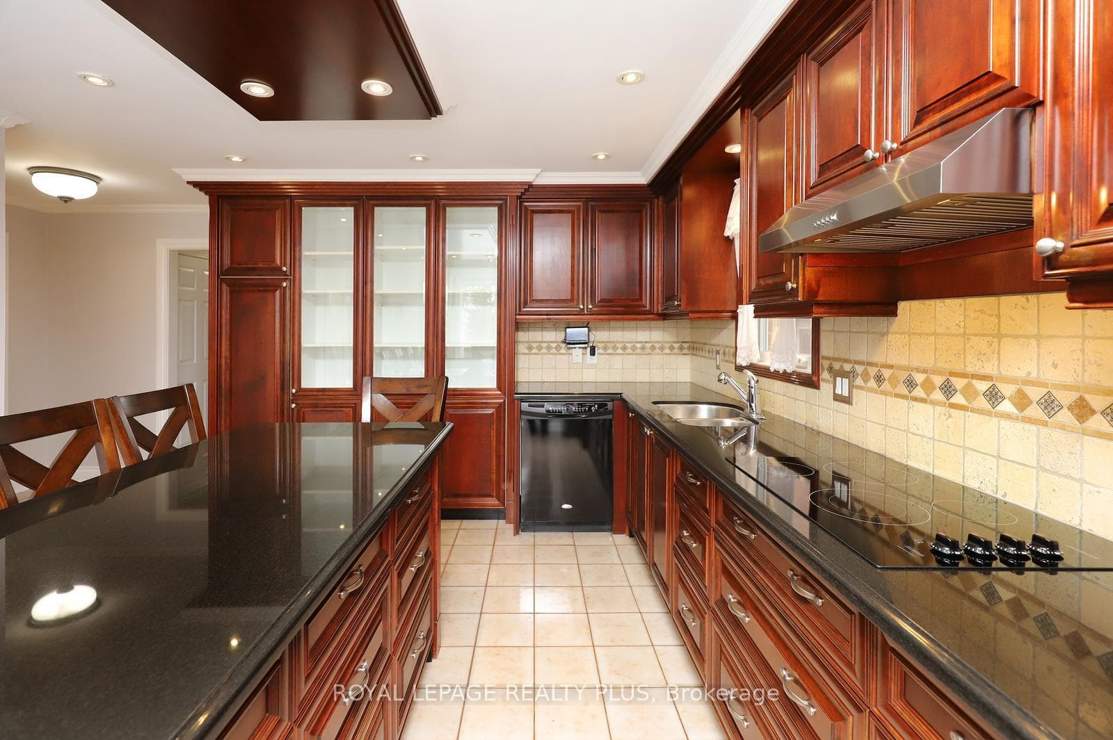 1086 Hedge Drive, Mississauga, ON L4Y 1G2 - Photo 1