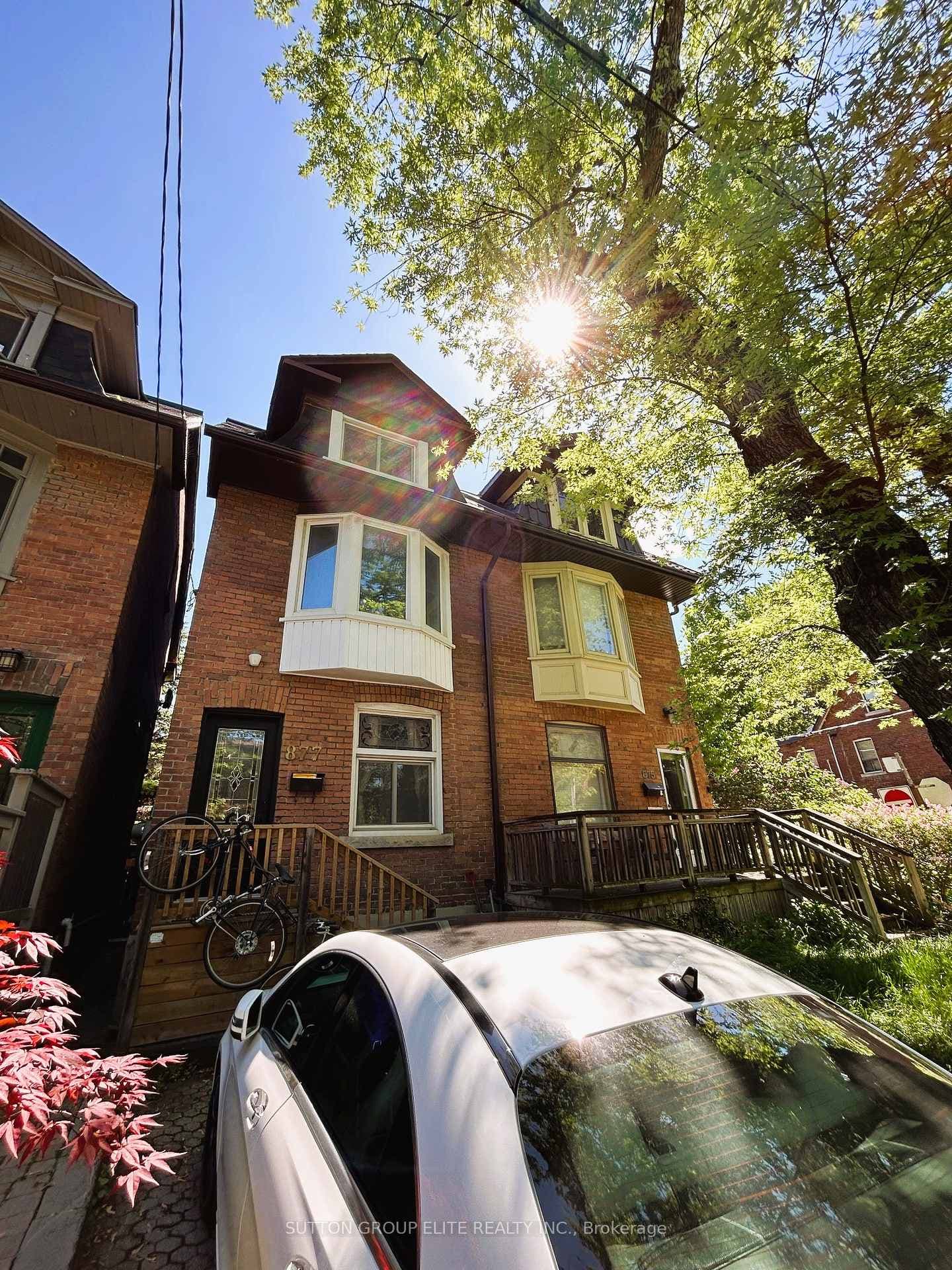 877 Manning Avenue Unit 2 & 3, Toronto C02