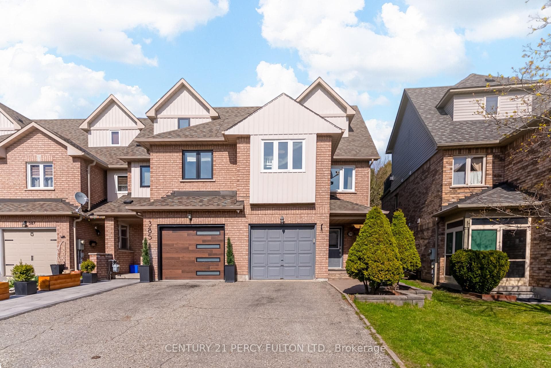 383 Sparrow Circle, Pickering, ON L1V 7E7 - Photo 1