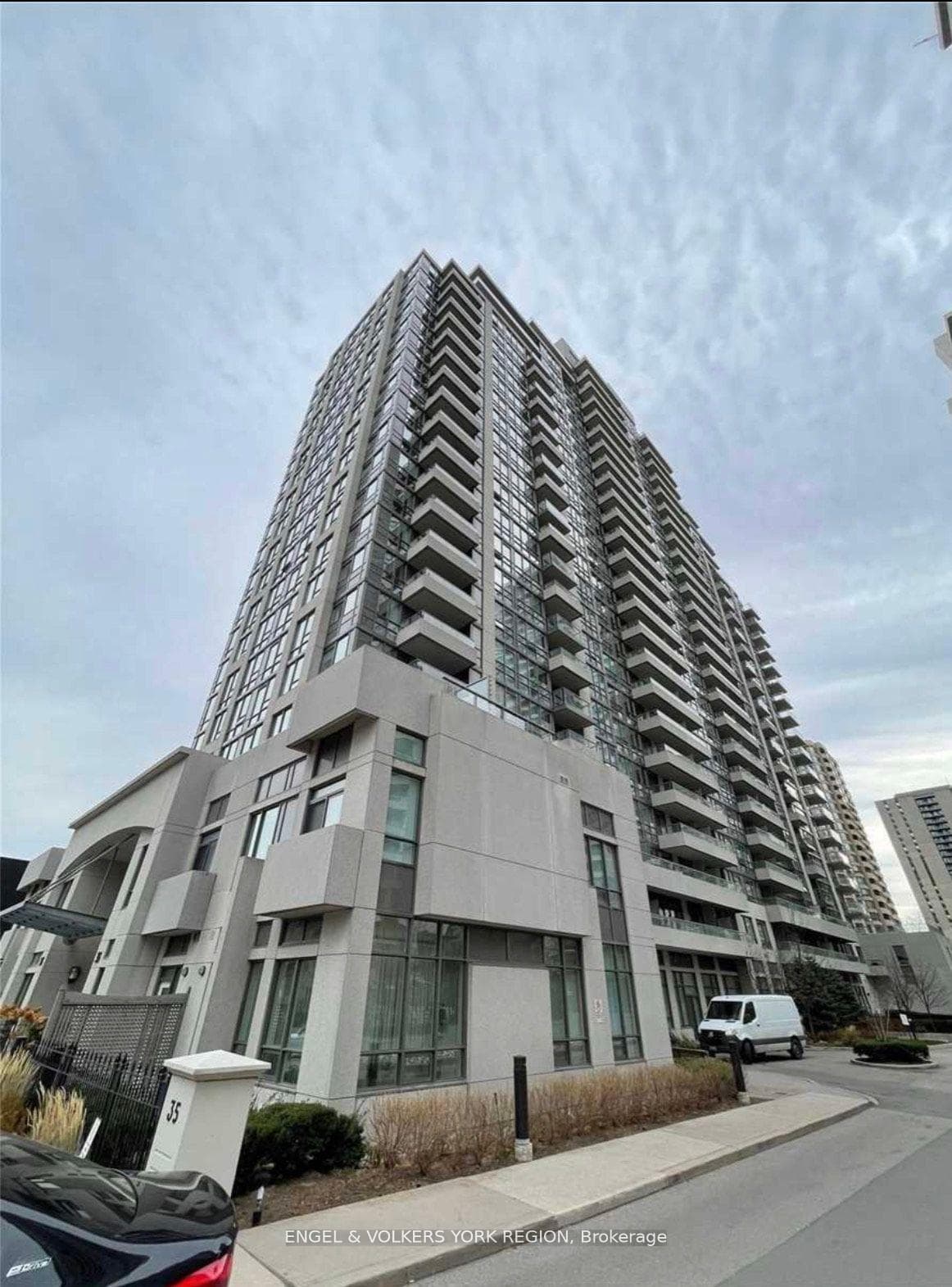 35 Hollywood Avenue Unit 901, Toronto C14