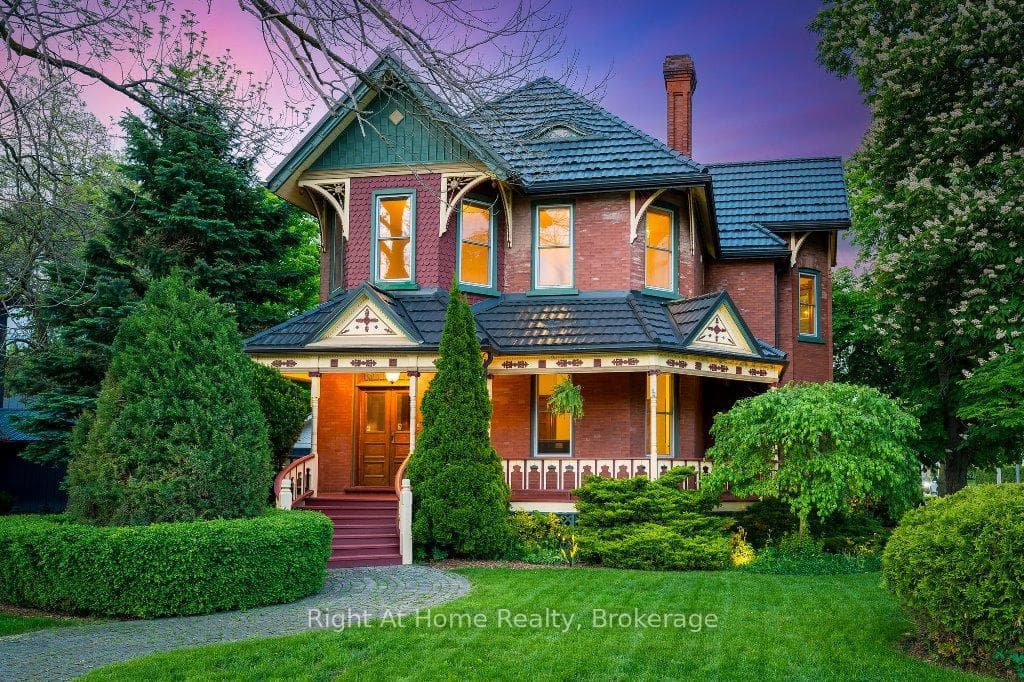 367 Hurontario Street, Collingwood