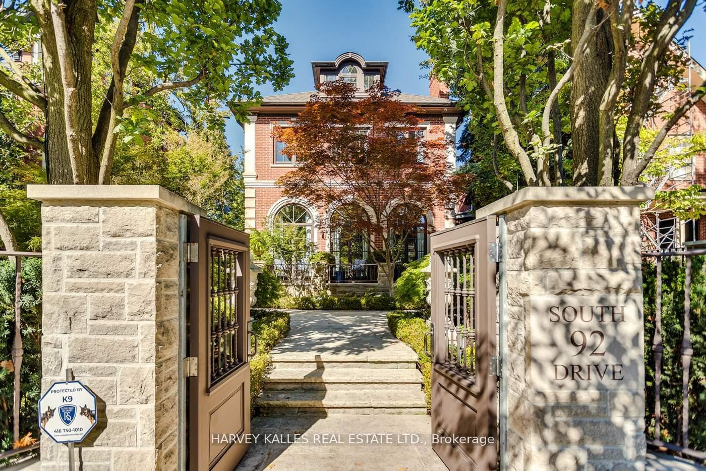92 South Drive, Rosedale / Moore Park, ON M4W 1R6 - Photo 1
