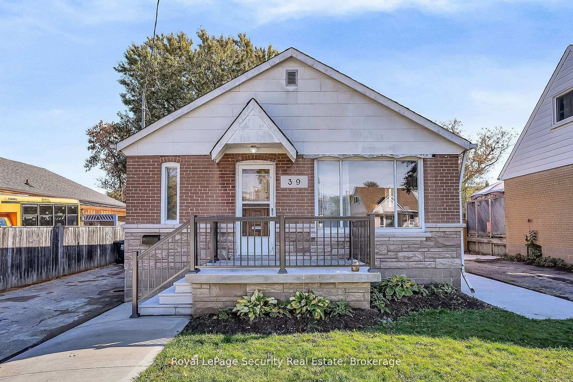 39 Boniface Avenue, Etobicoke (West Mall / Rexdale), ON M9W 1T5 - Photo 1