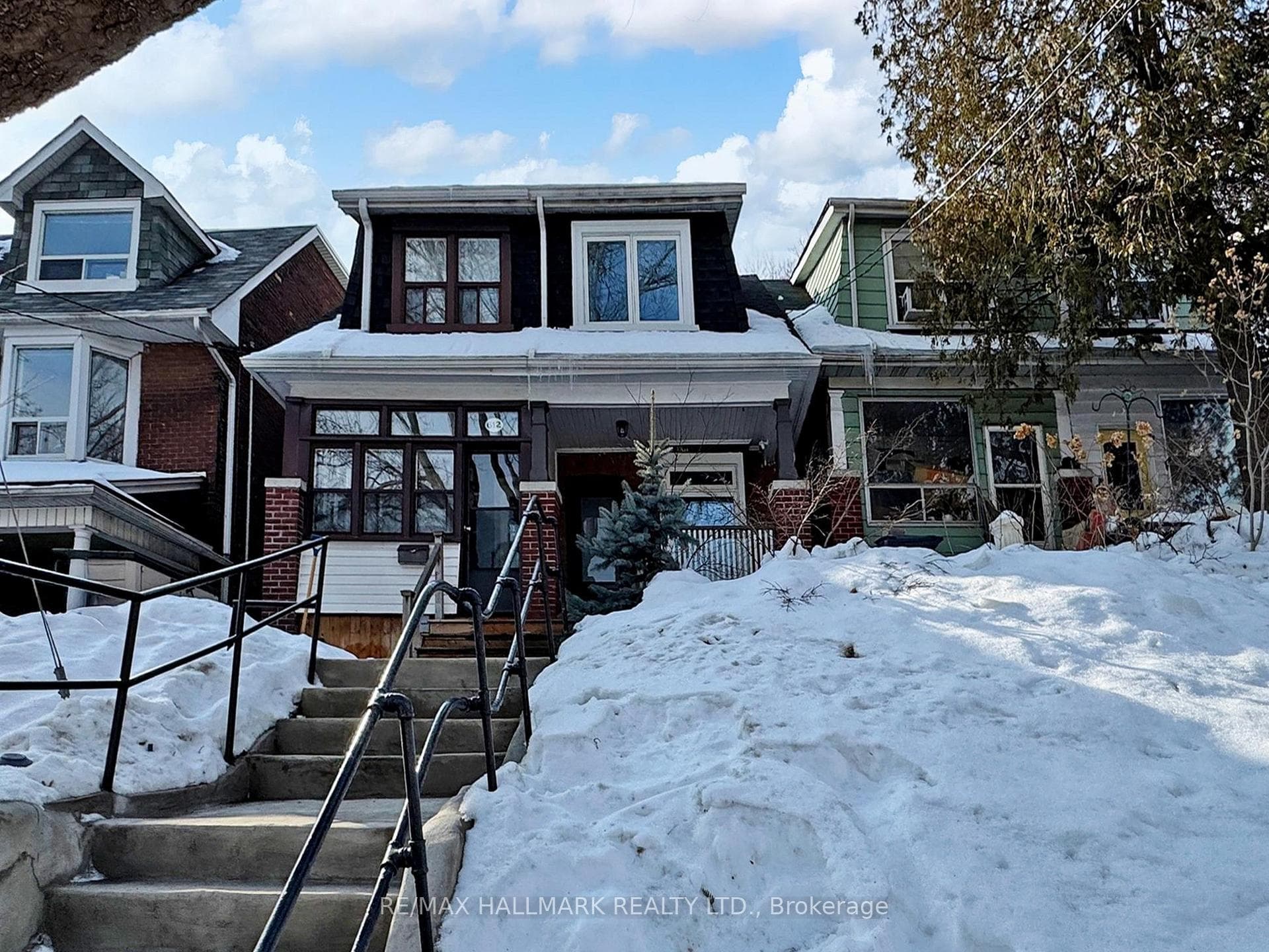 614 Woodbine Avenue, The Beaches / Upper Beaches, ON M4E 2J1 - Photo 1