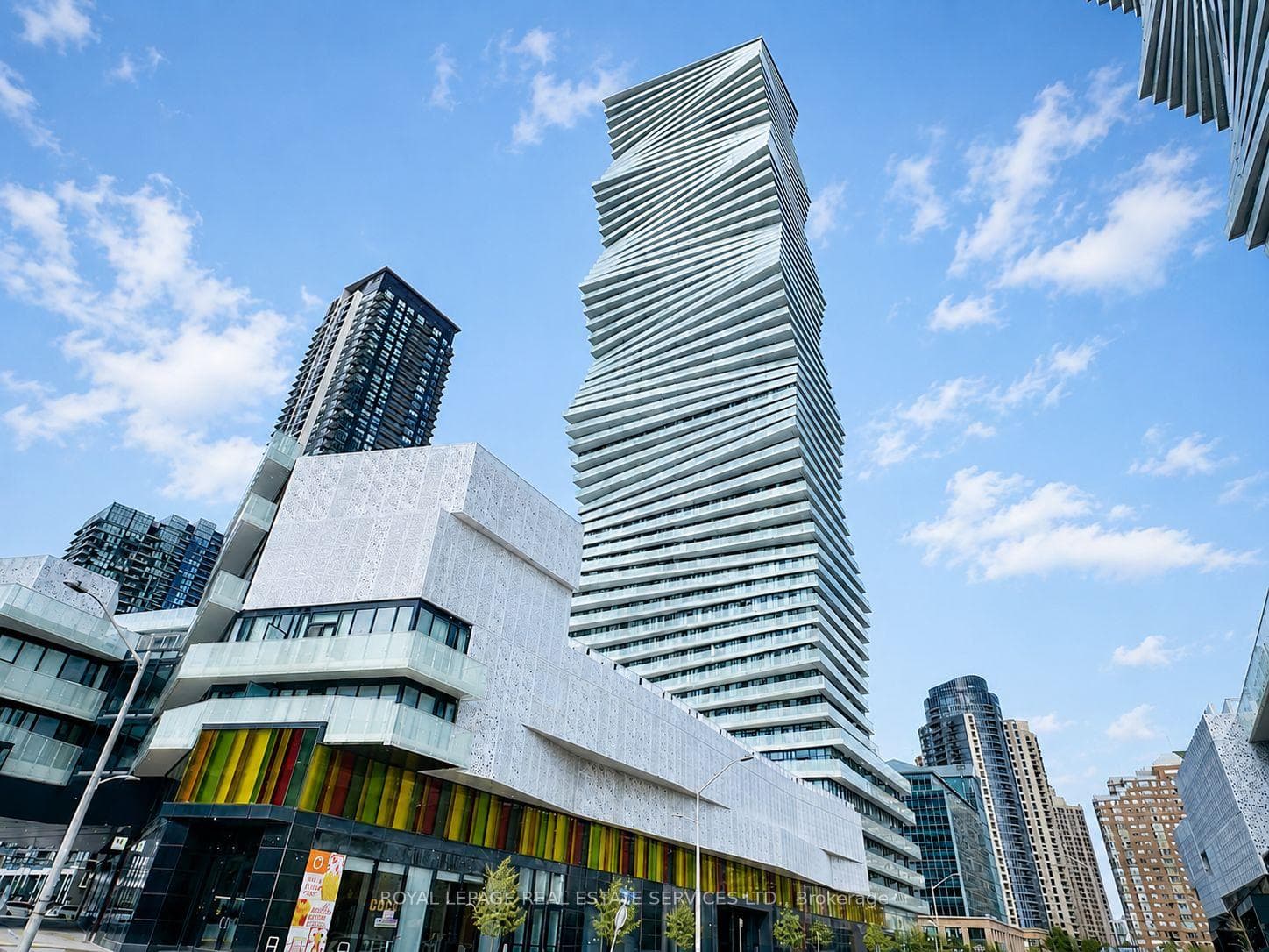 3900 Confederation Parkway Unit 323, Mississauga, ON L5B 0M3 - Photo 1