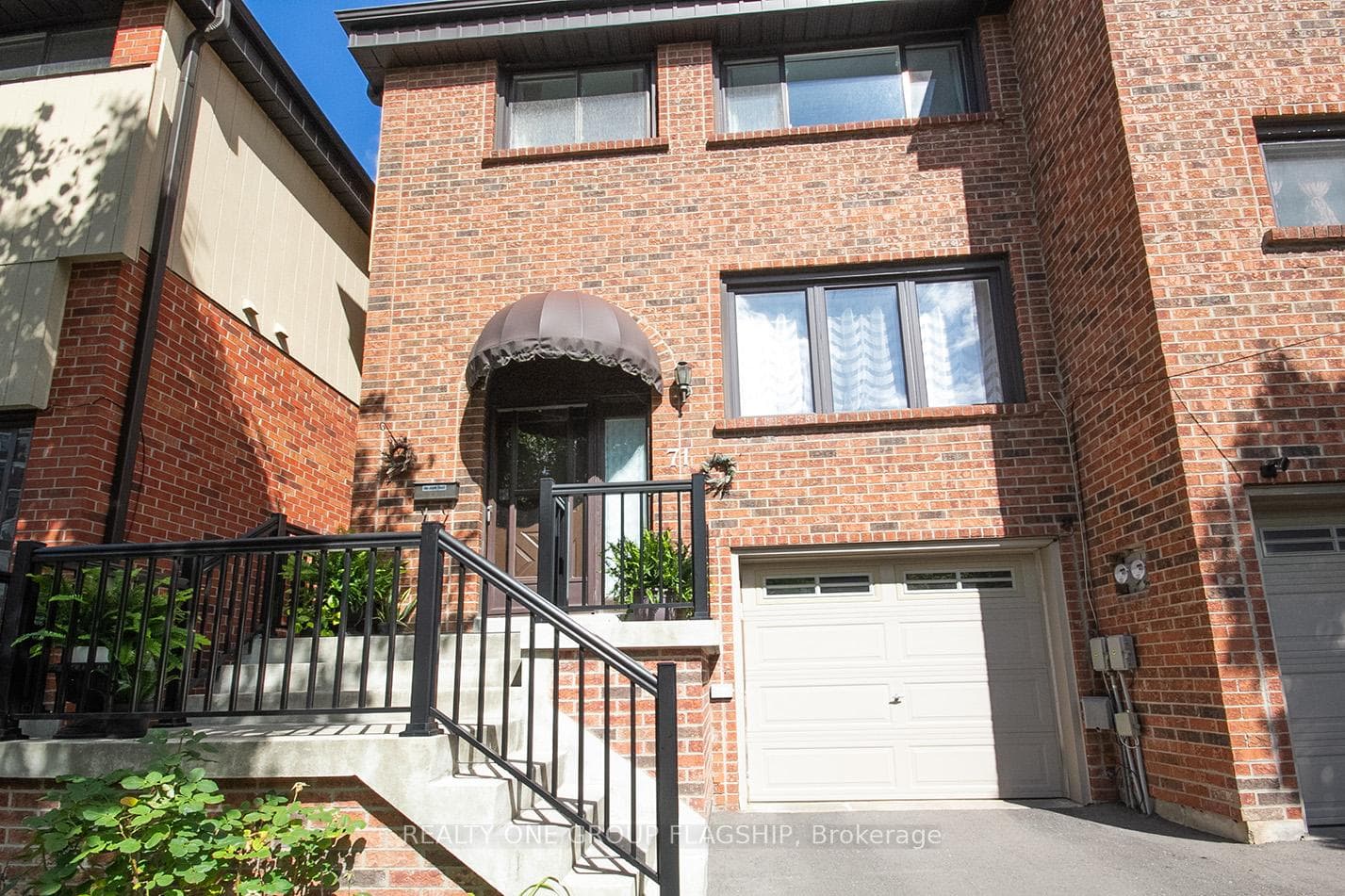 71 Maple Branch Path, Etobicoke (Kingsview Village / Humber Heights), ON M9P 3T4 - Photo 1