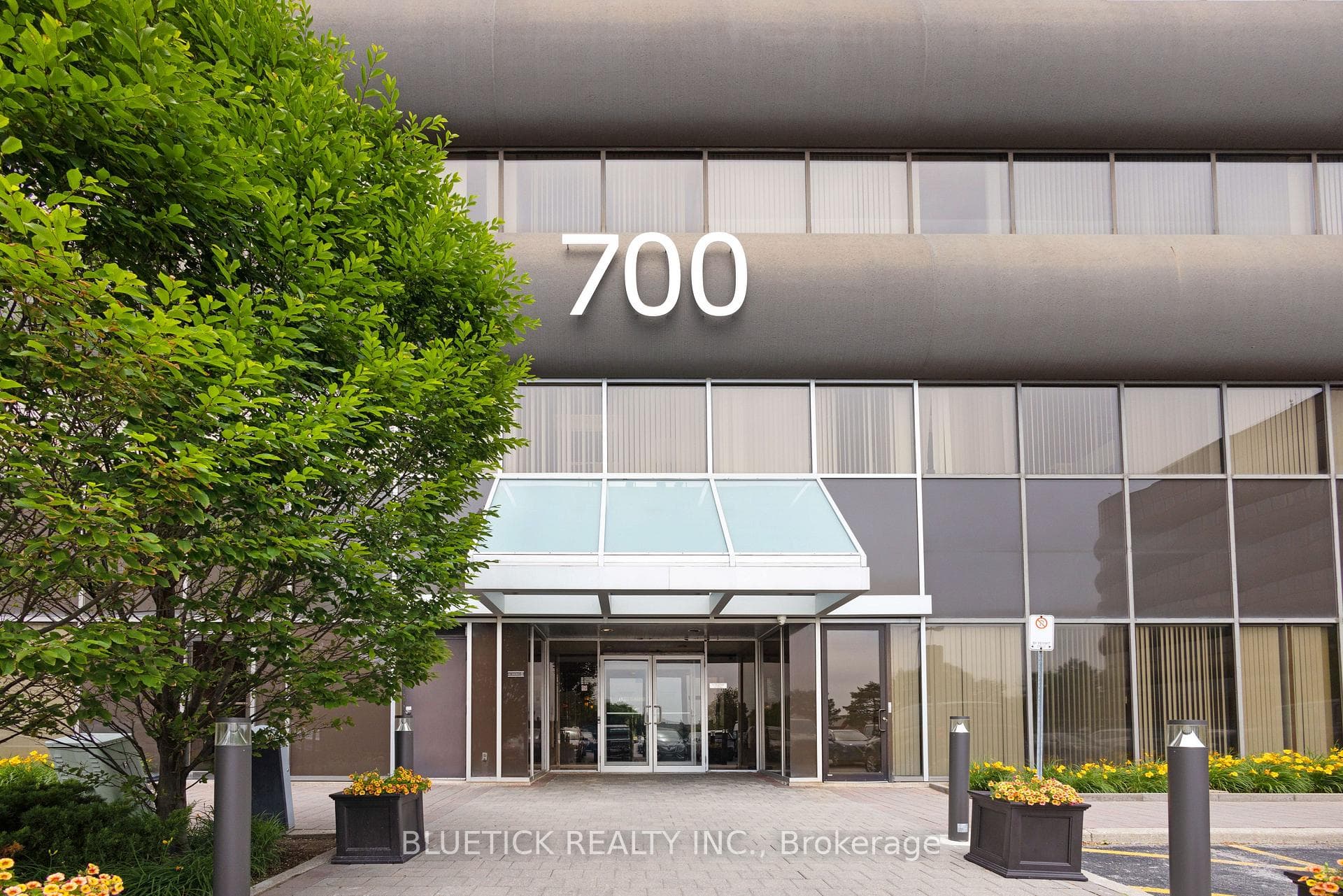 700 Dorval Drive Unit 500, Oakville, ON L6K 3V7 - Photo 1