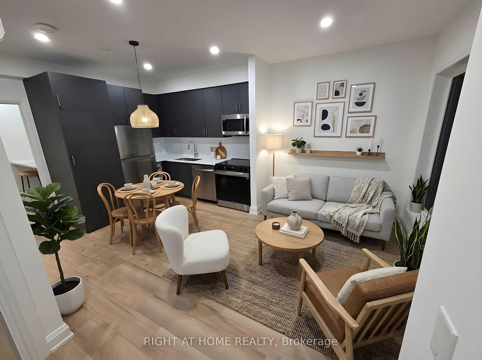 55 Camberwell Road Unit 1F, Forest Hill / Deer Park, ON M6C 3E7 - Photo 1