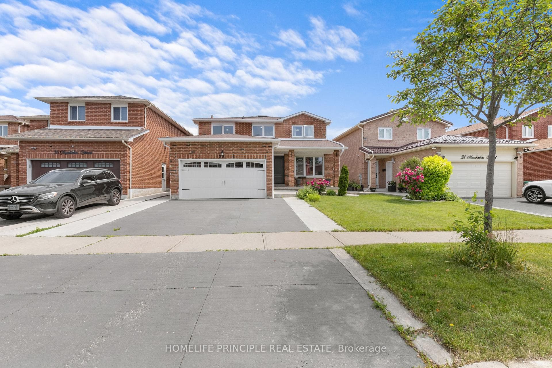 33 Muskoka Street, Brampton, ON L6Z 3X2 - Photo 1