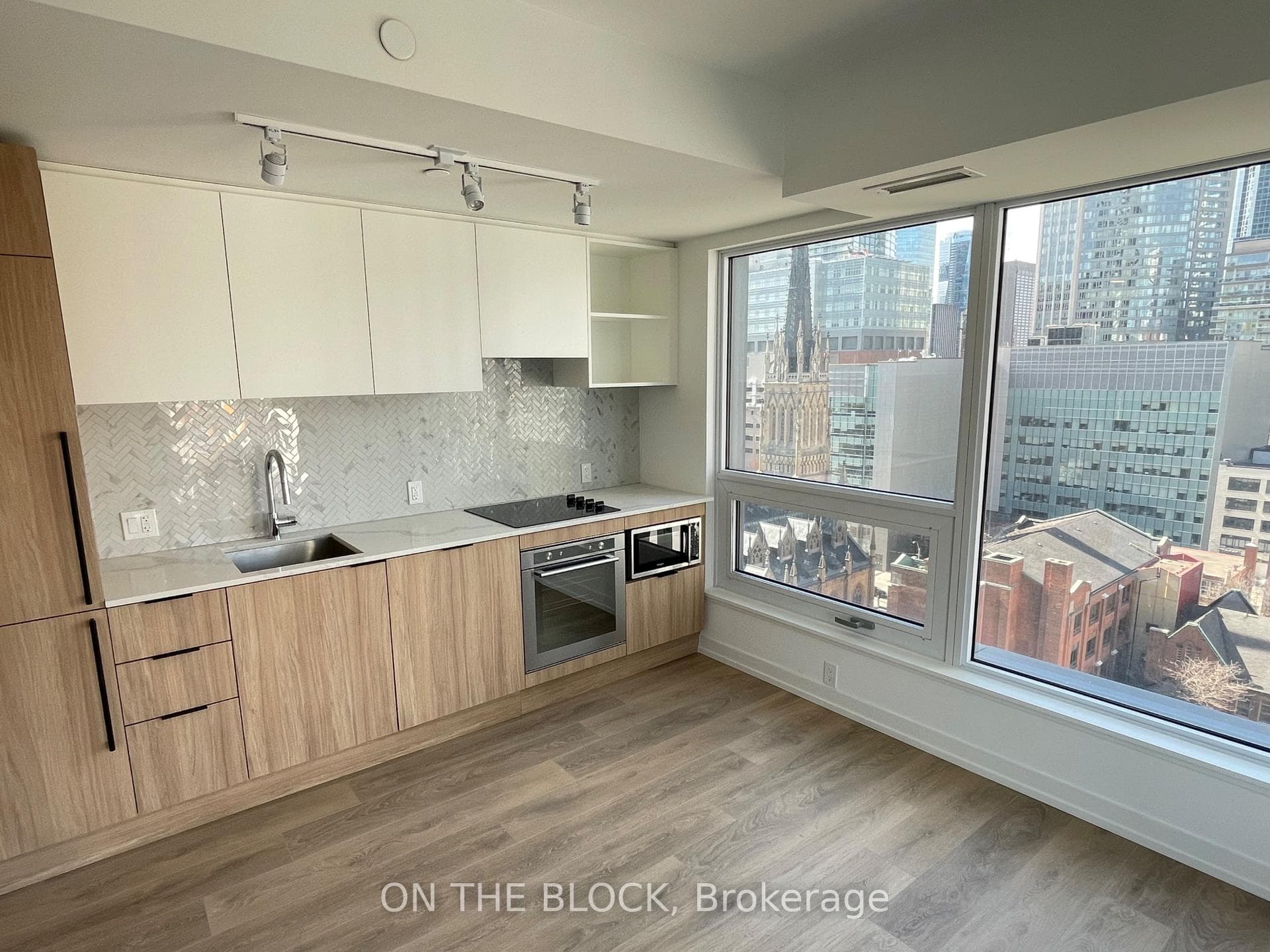 82 Dalhousie Street Unit 1611, Regent Park / Cabbagetown / St. James Town, ON M5B 1Y2 - Photo 1