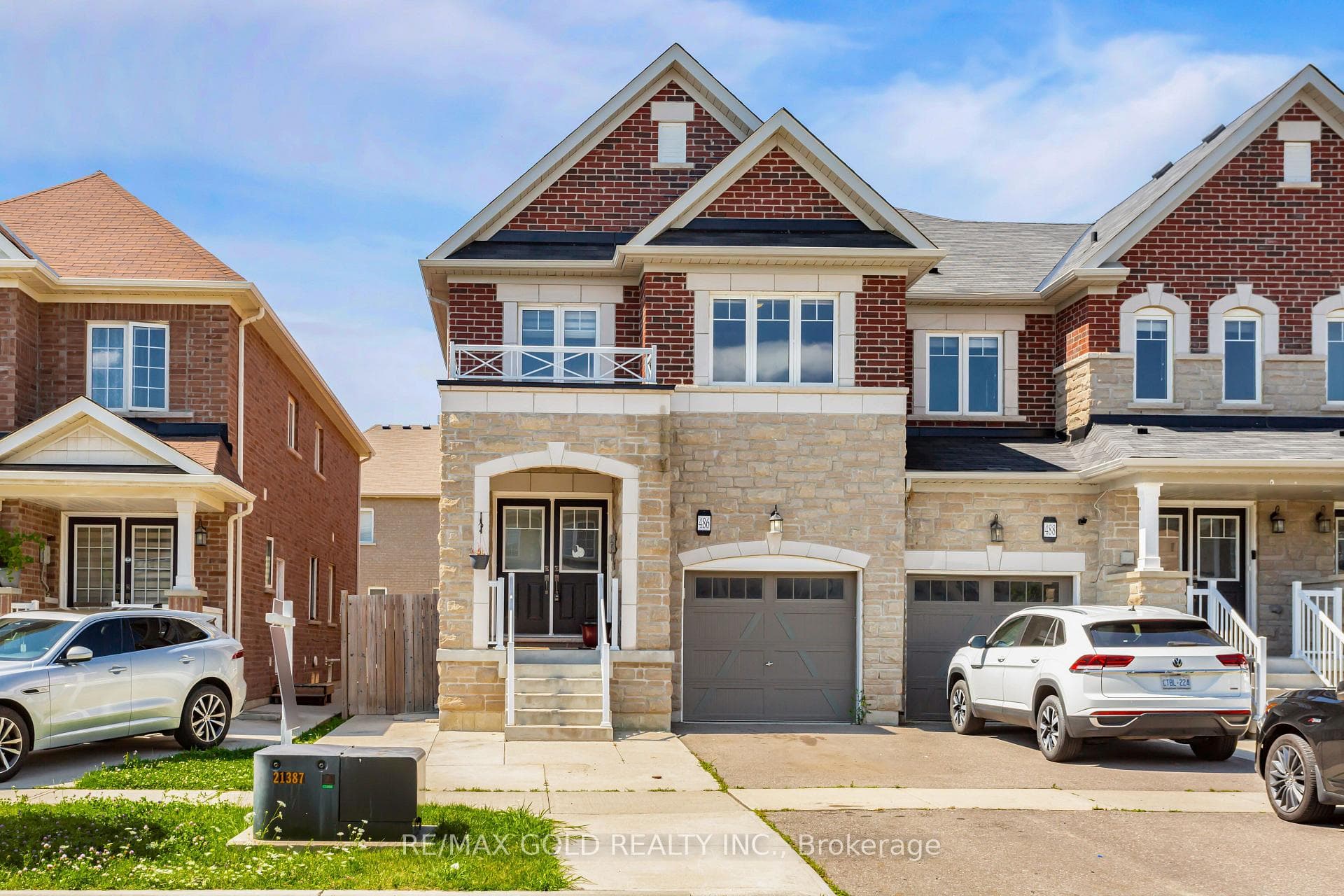 486 Queen Mary Drive, Brampton, ON L7A 4N3 - Photo 1