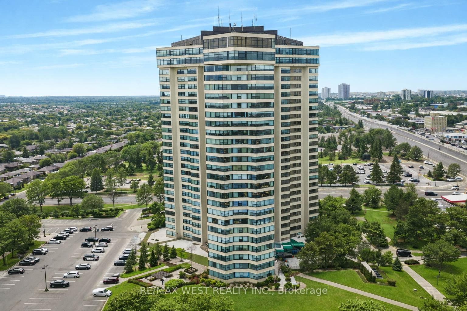 1300 Bloor Street Unit 1012, Mississauga, ON L4Y 3Z2 - Photo 1