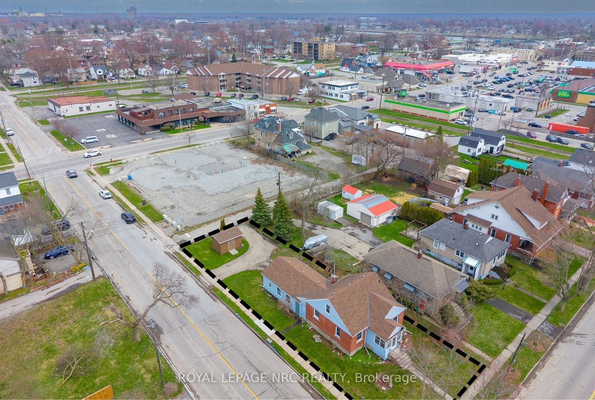 197 CHARLOTTE Street, Port Colborne, ON L3K 3E3 - Photo 1