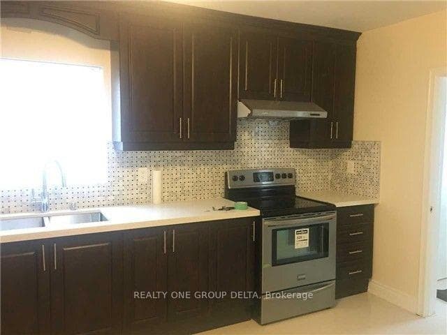 30 Dittmer Crescent Unit Upper, Etobicoke (West Mall / Rexdale), ON M9W 4P8 - Photo 1
