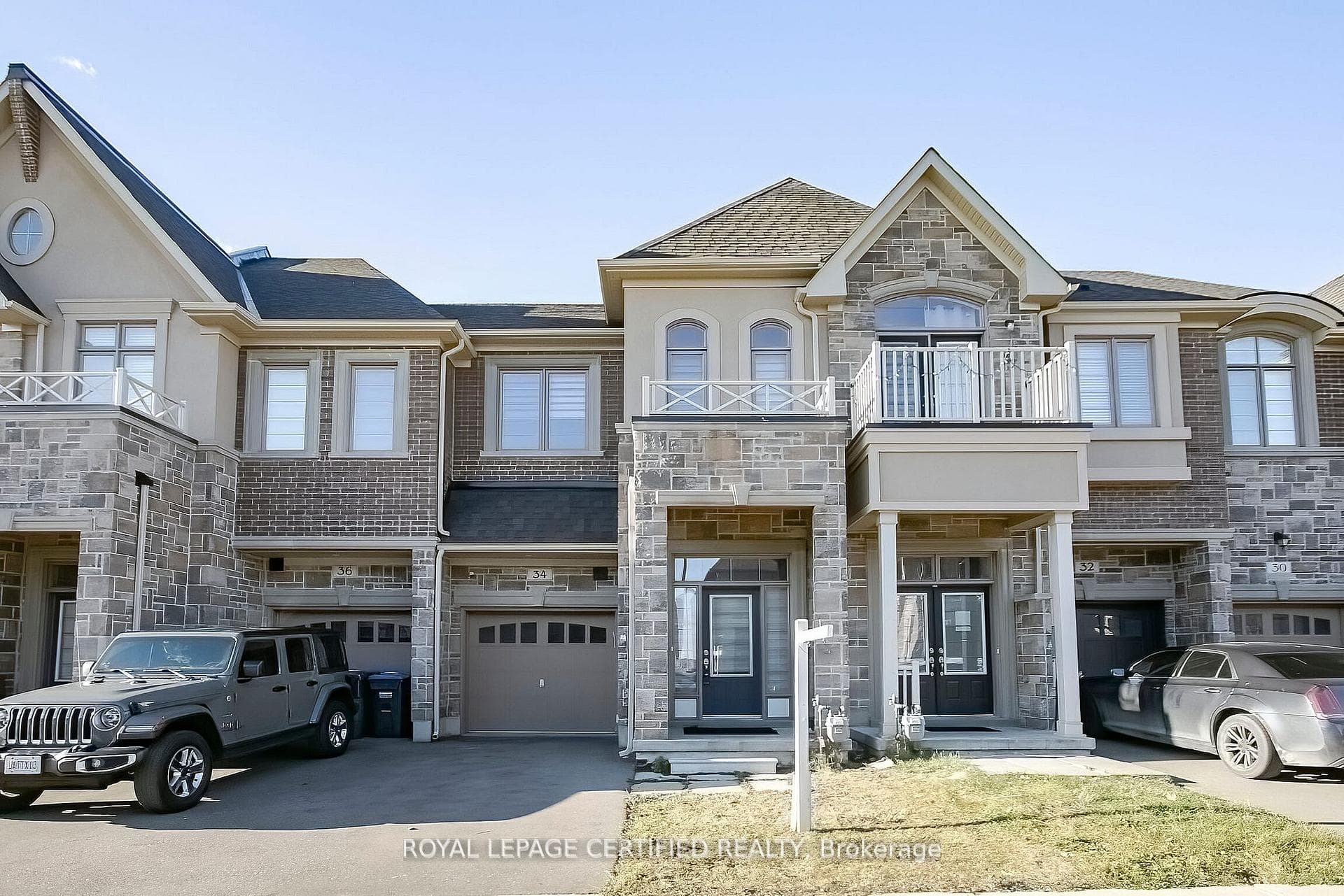 34 Dalbeattie Drive, Brampton, ON L6Y 0E3 - Photo 1