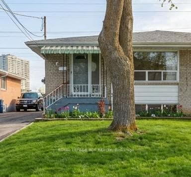 6 Ailsa Craig Court, Thornhill / Willowdale, ON M2R 2B8 - Photo 1