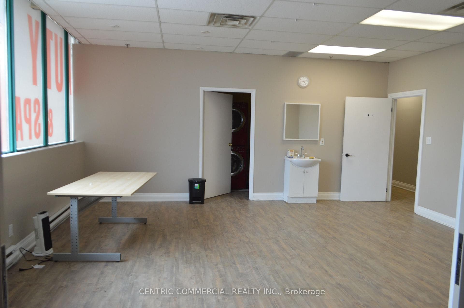 1900 Dundas Street Unit 203, Mississauga, ON L4X 1L9 - Photo 1
