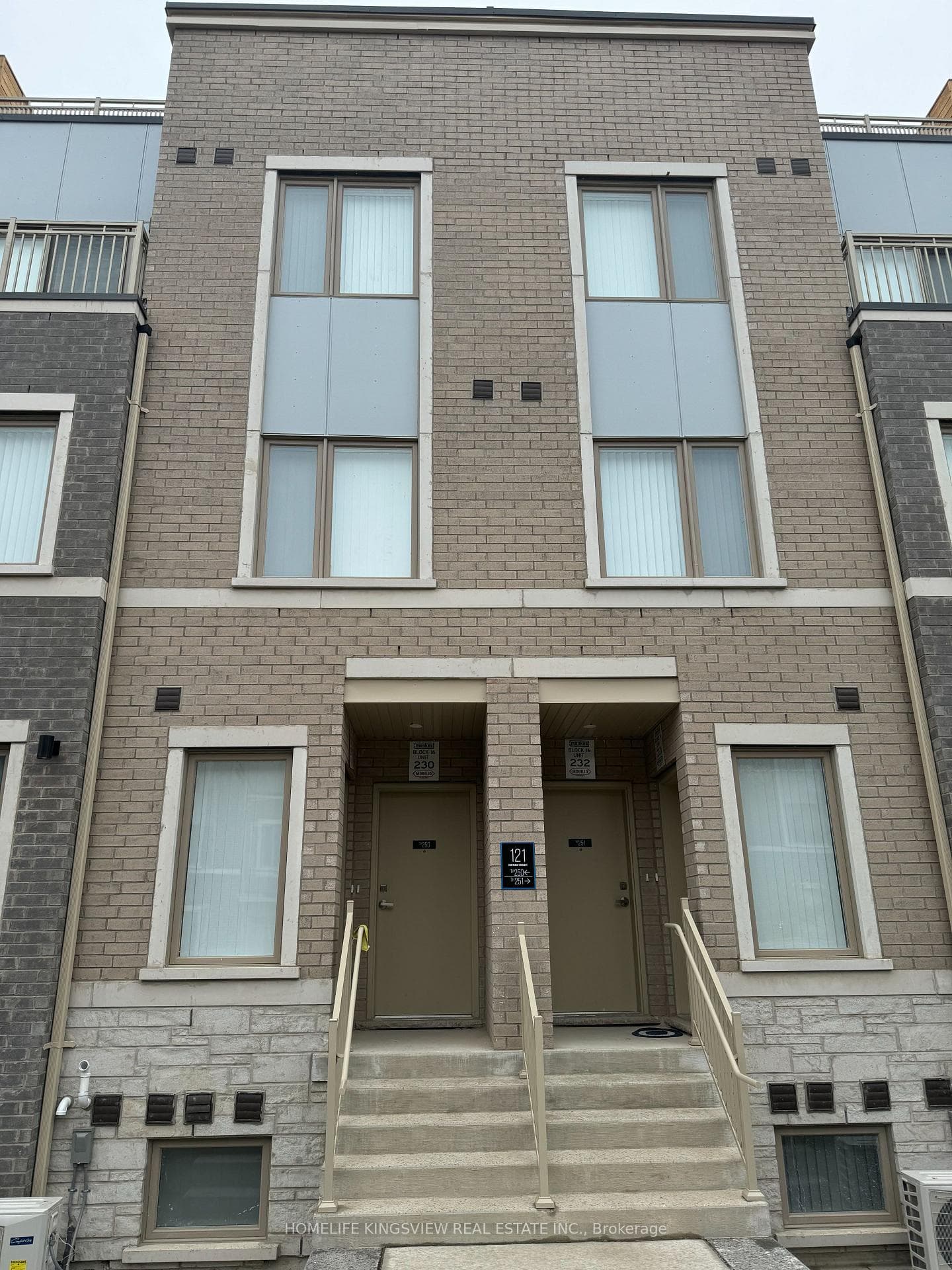 121 honeycrisp Crescent Unit 249, Vaughan, ON L4K 0N7 - Photo 1