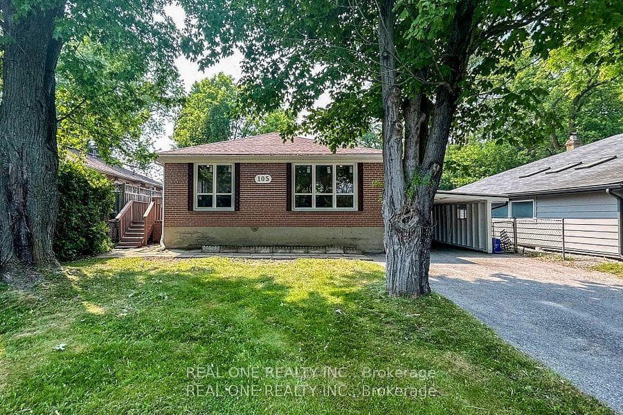 105 Aurora Heights Drive, Aurora, ON L4G 2X1 - Photo 1