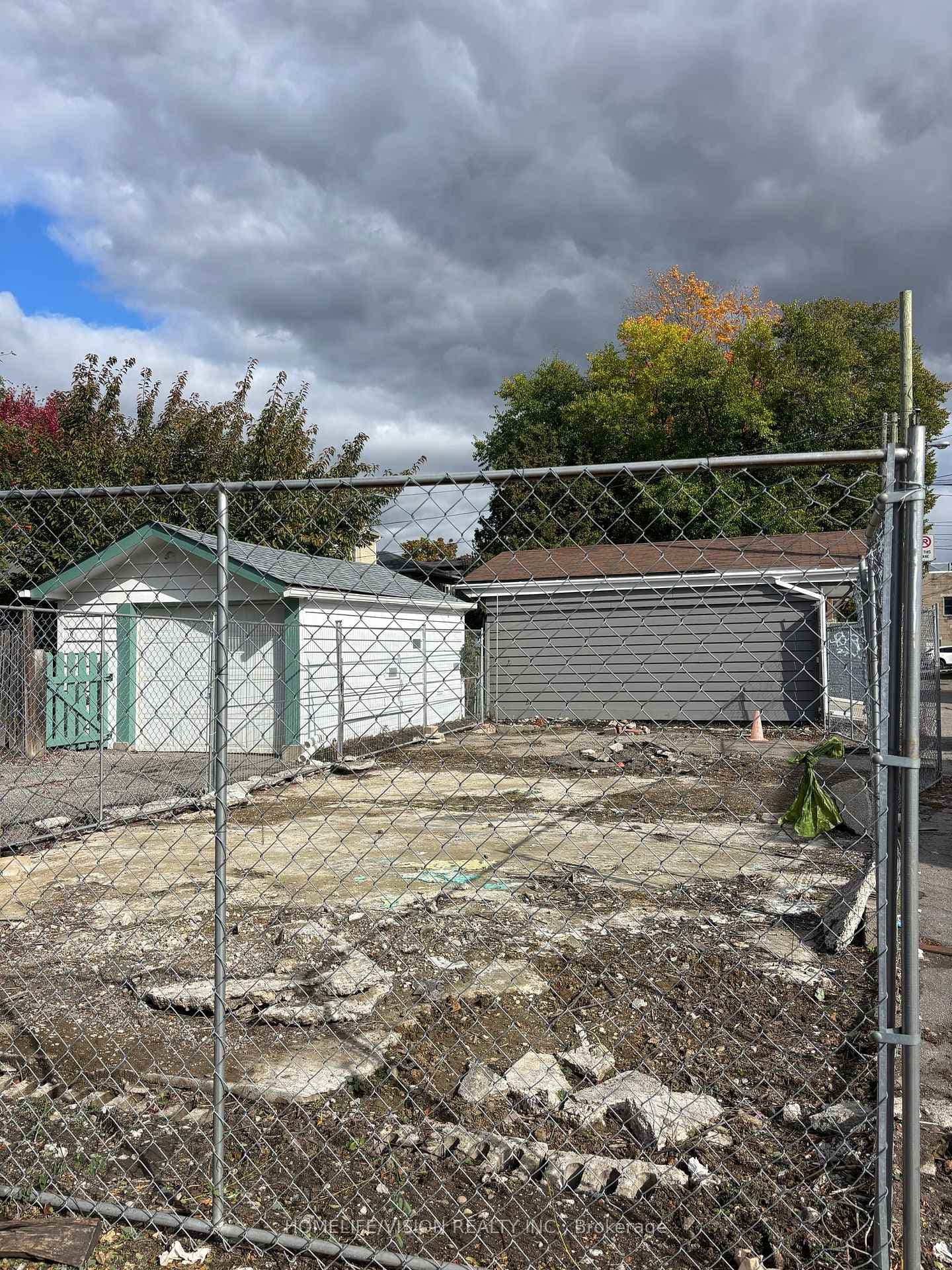 0 Sutherland Drive, Flemingdon Park / Don Mills, ON M4G 2L1 - Photo 1