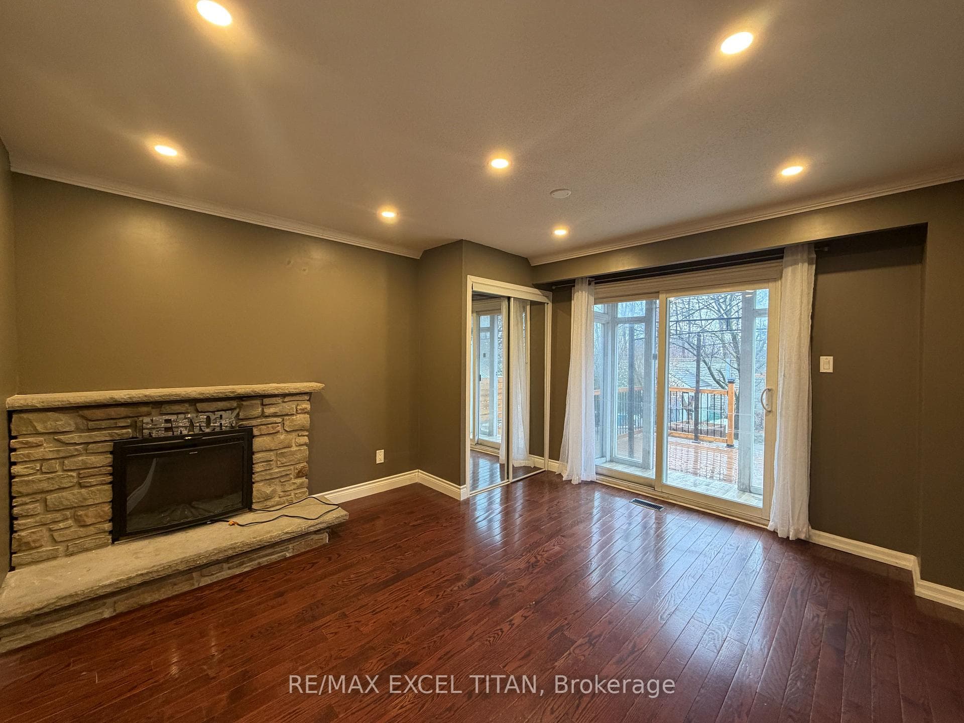 251 Shawnee Circle Unit Ground, Hillcrest Village / Bayview Village, ON M2H 2Y3 - Photo 1