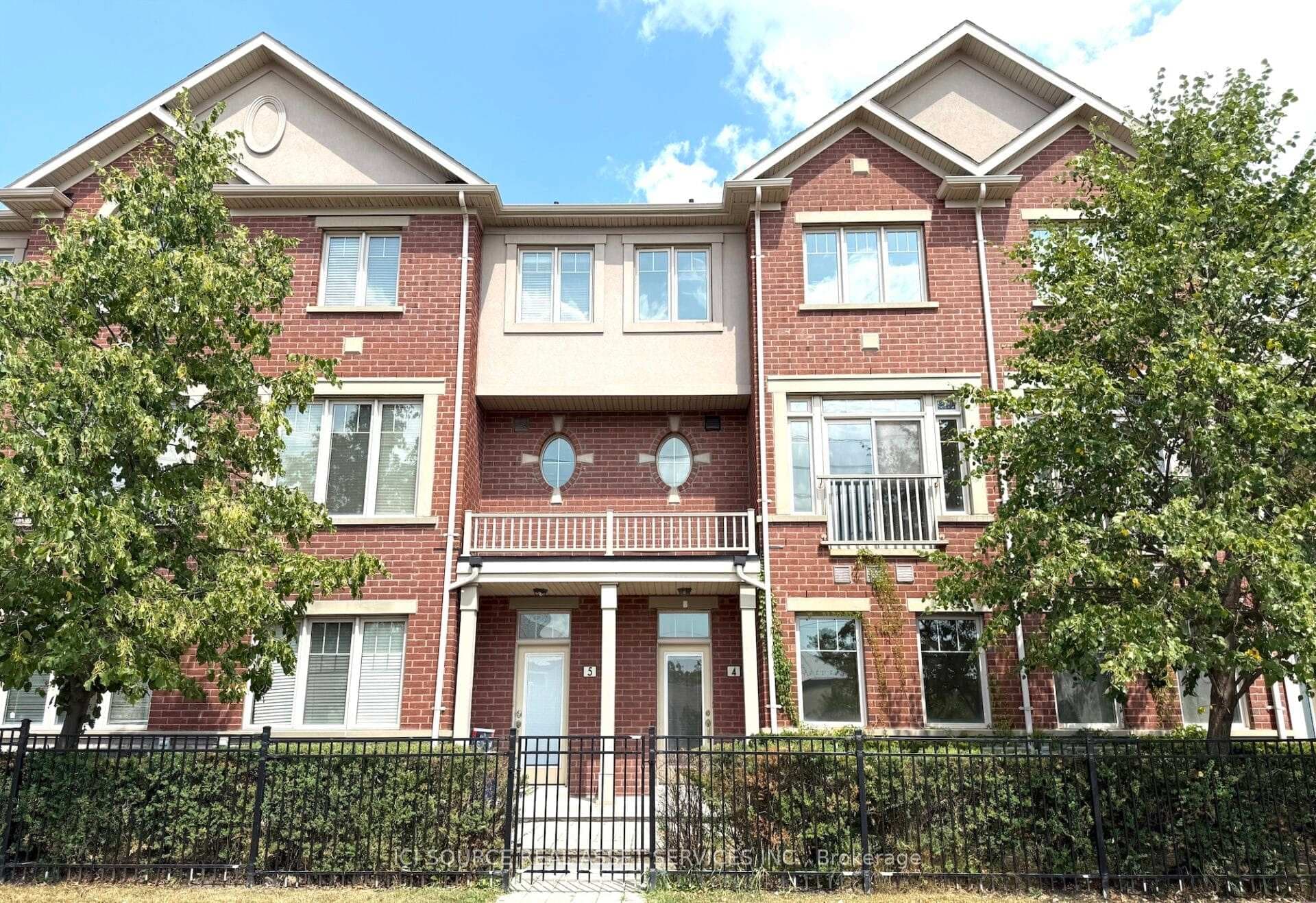 3215 Thomas Street Unit 4, Mississauga, ON L5M 0M2 - Photo 1