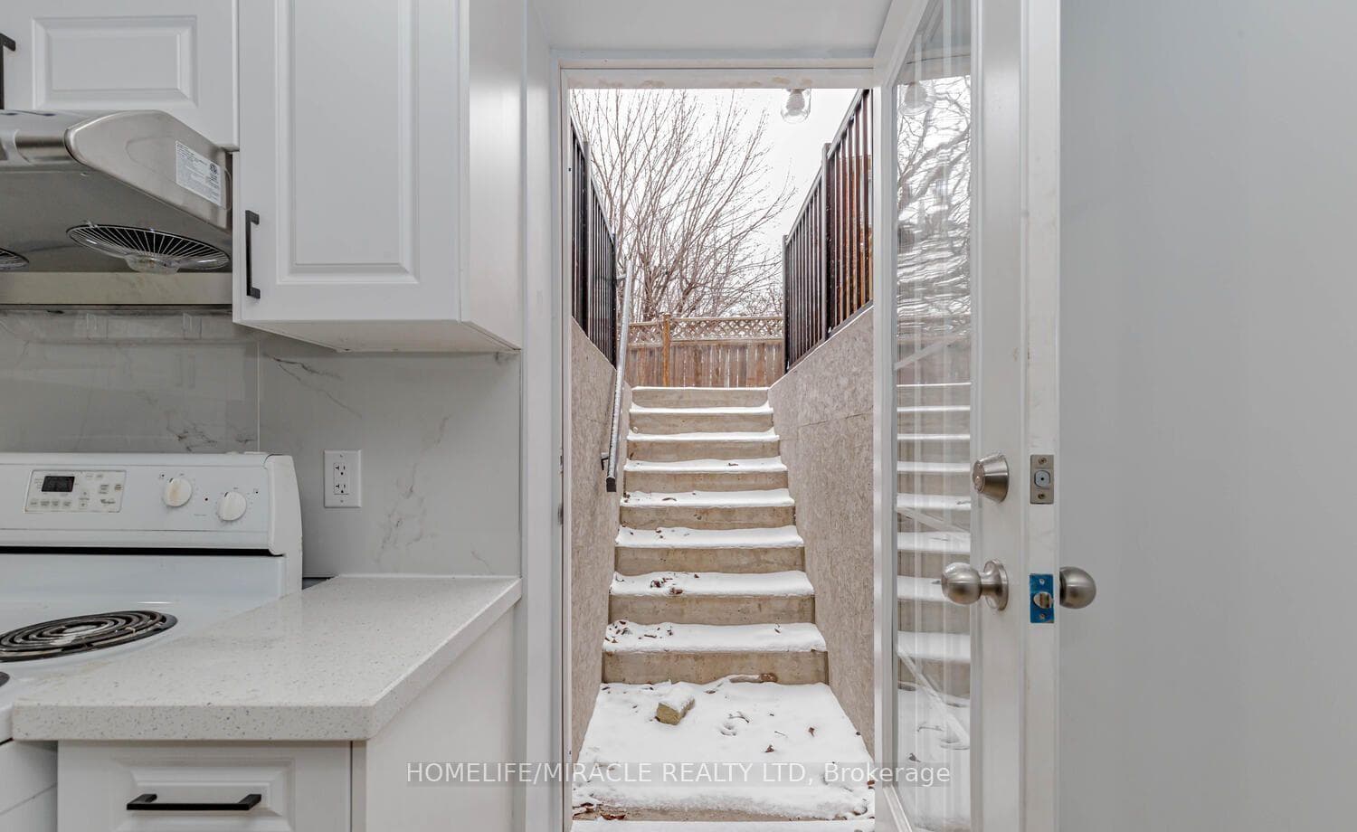 44 Leatherhead Court Unit Lower, Brampton, ON L6S 5E8 - Photo 1