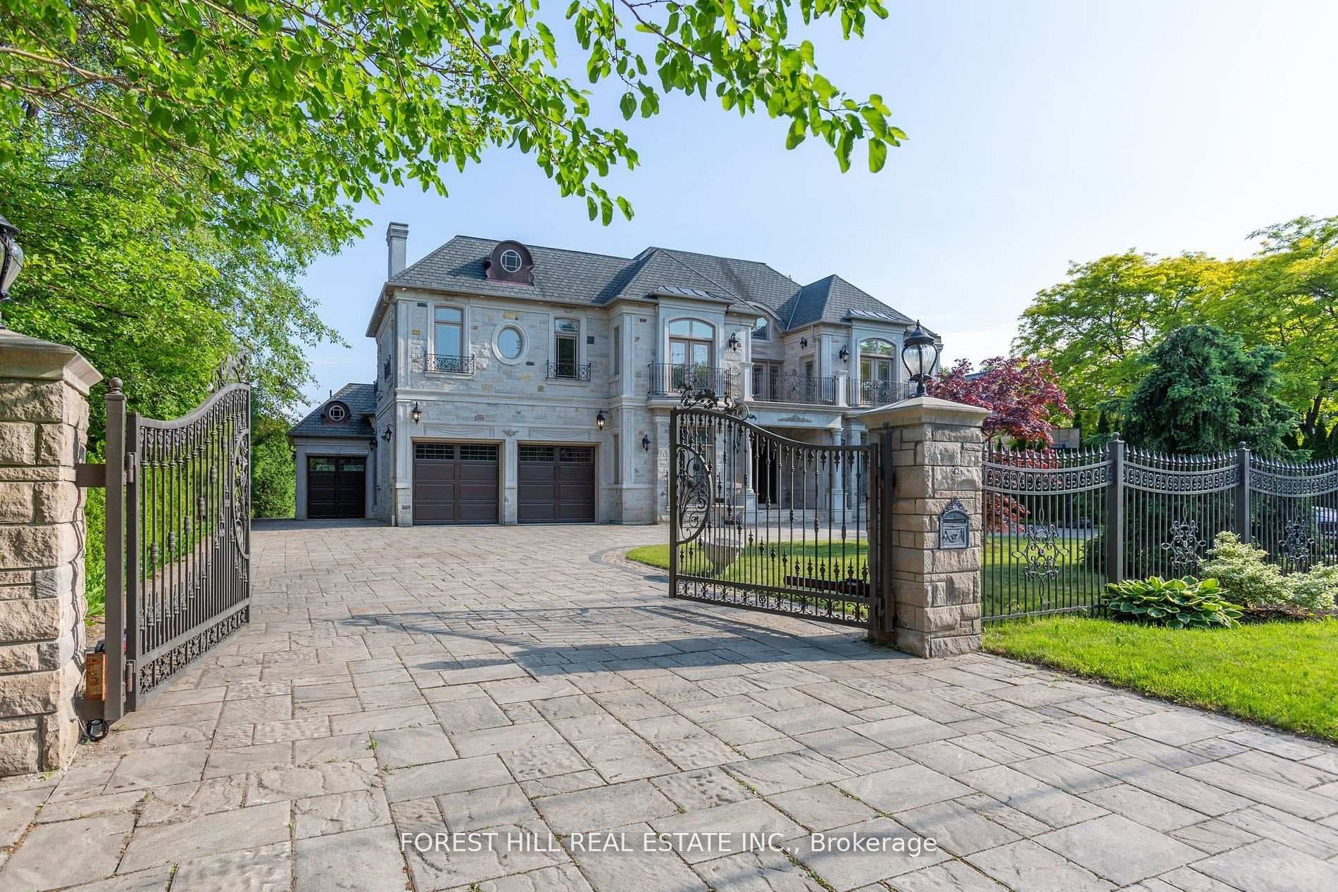 4 Fifeshire Road, Bridle Path / York Mills / Hoggs Hollow, ON M2L 2G5 - Photo 1