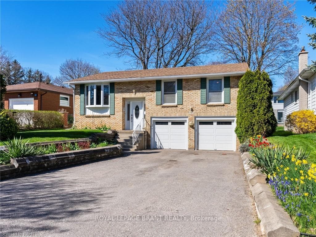 226 Memorial Drive, Brantford, ON N3R 5T1 - Photo 1