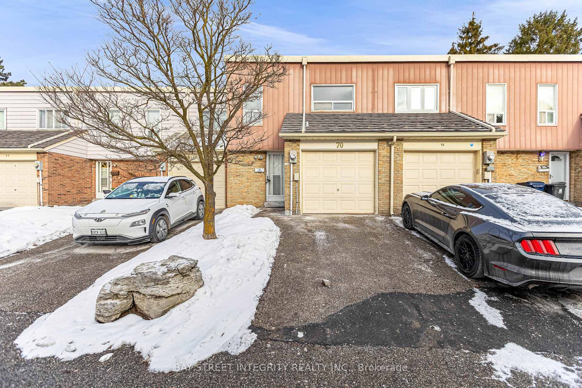 70 Elsa Vine Way, Hillcrest Village / Bayview Village, ON M2J 4H9 - Photo 1