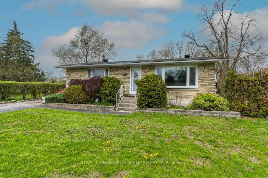 86 Store Street, Quinte West, ON K8V 4J2 - Photo 1