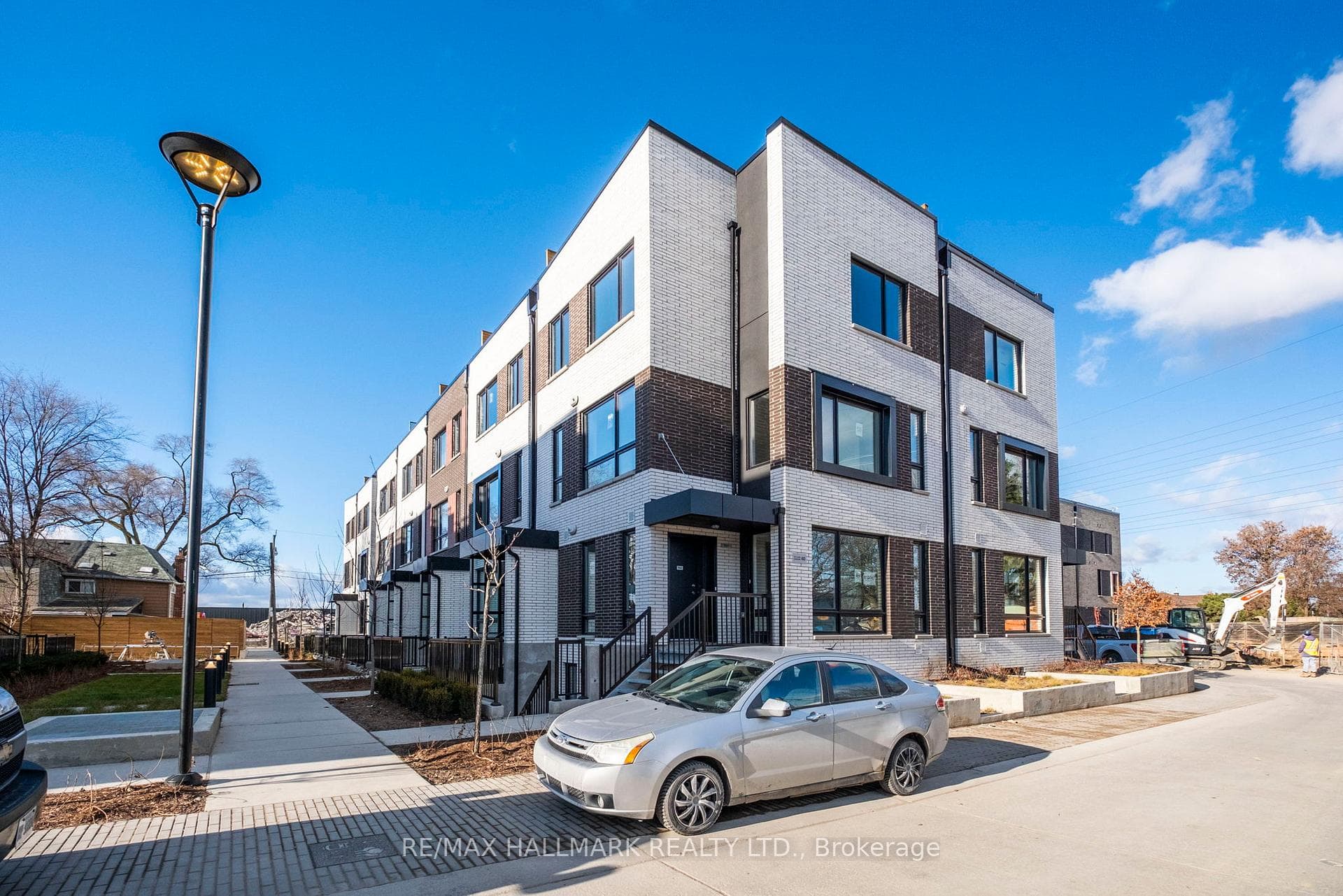 40 Ed Clark Gardens Unit Th1, Keelesdale / Eglinton West, ON M6N 0B5 - Photo 1