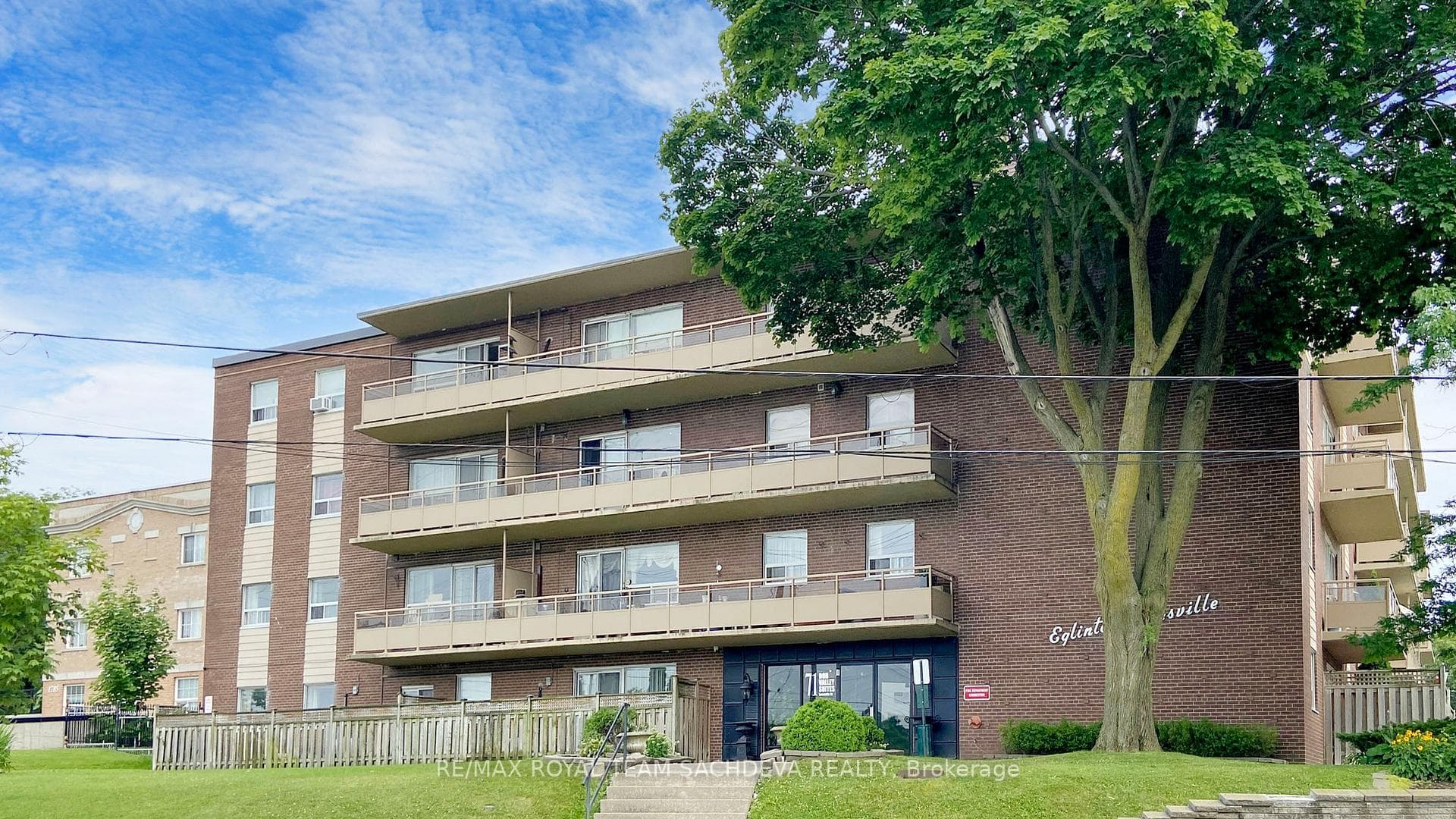 71 Jonesville Crescent Unit 305, Don Mills / Parkwoods / Victoria Village, ON M4A 1H1 - Photo 1