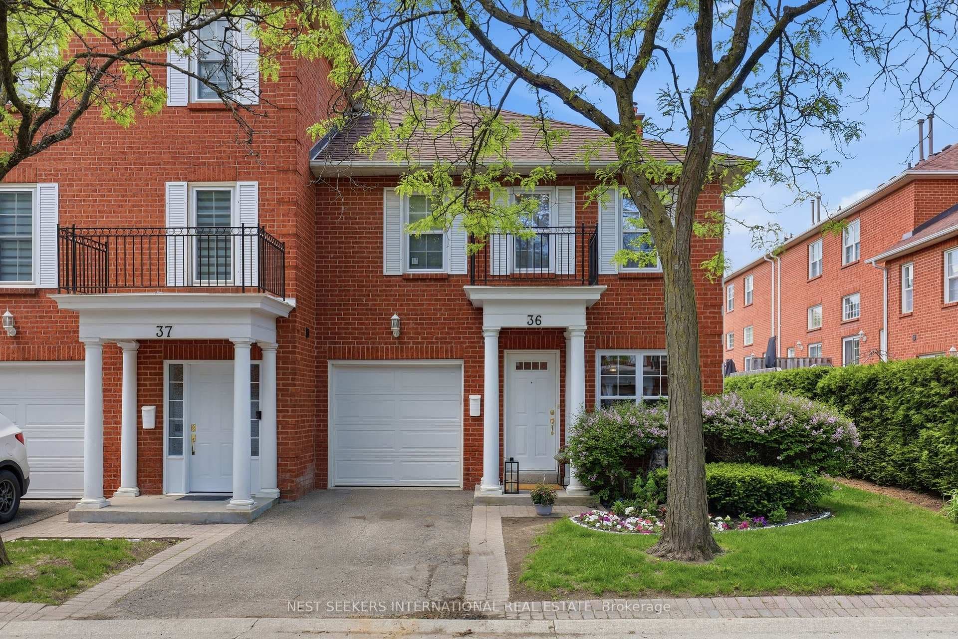 36 Stornwood Court, Brampton, ON L6W 4H5 - Photo 1