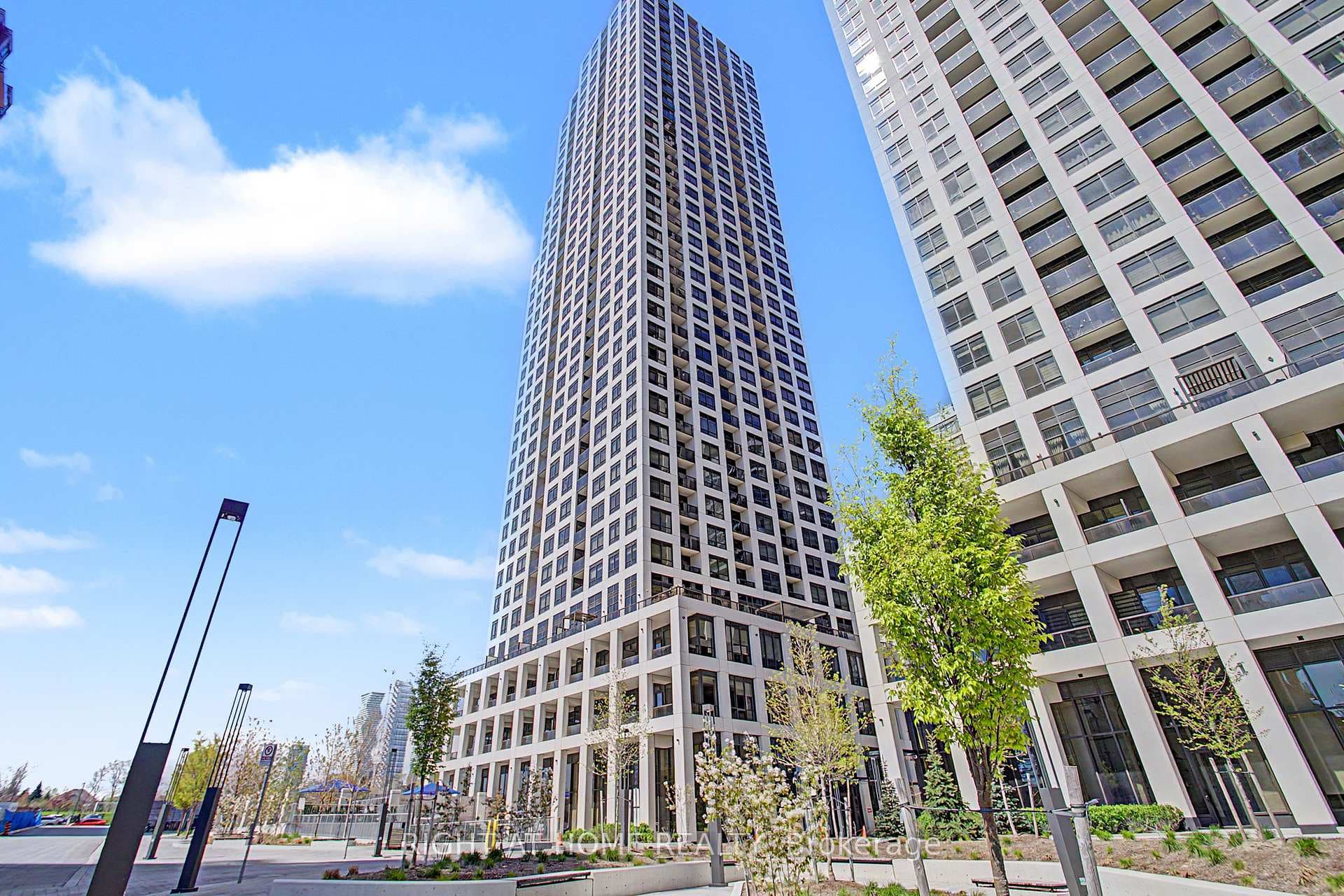 36 Elm Drive Unit 3202, Mississauga, ON L5B 0N3 - Photo 1