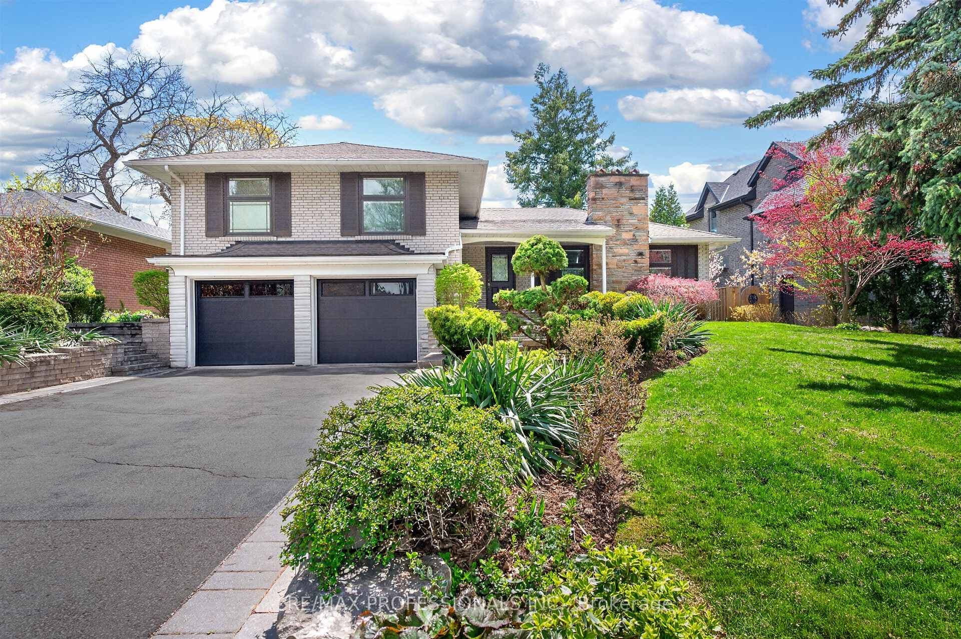 64 Ravensbourne Crescent, Etobicoke (Islington / Rexdale), ON M9A 2A8 - Photo 1
