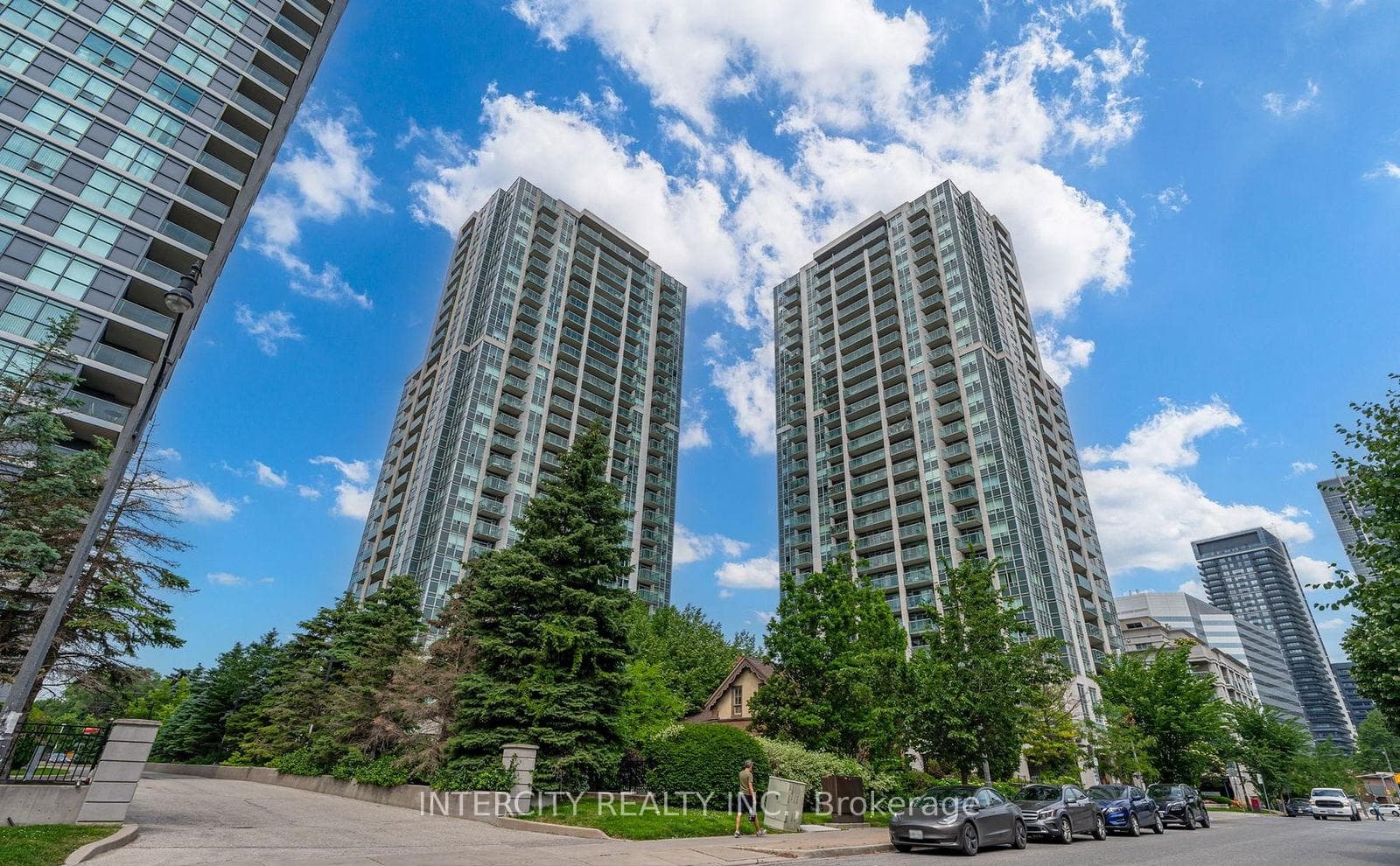 16 Harrison Garden Boulevard Unit 1706, Willowdale / Newtonbrook, ON M2N 7J6 - Photo 1