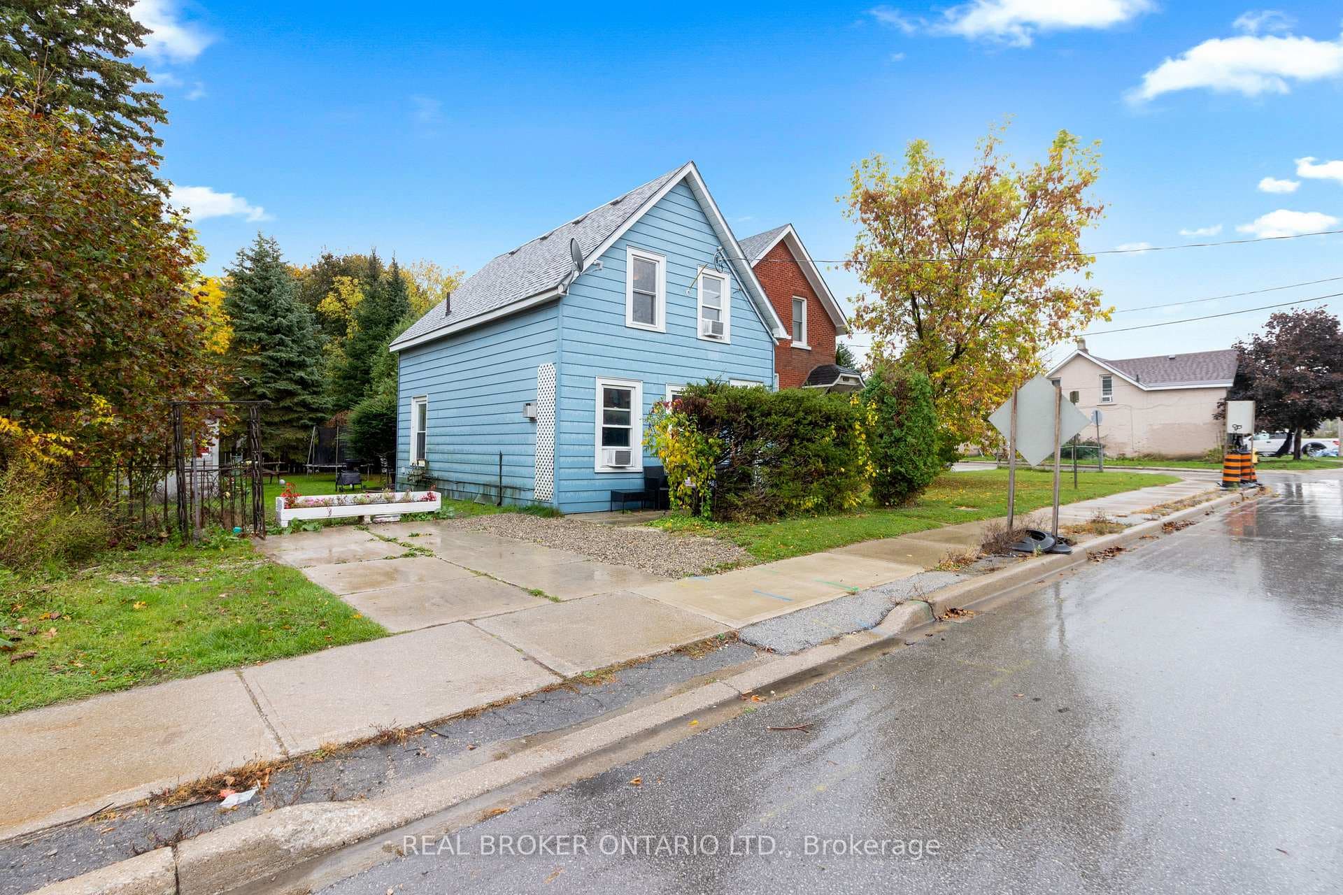 1323 2nd Avenue, Owen Sound, ON N4K 4N5 - Photo 1