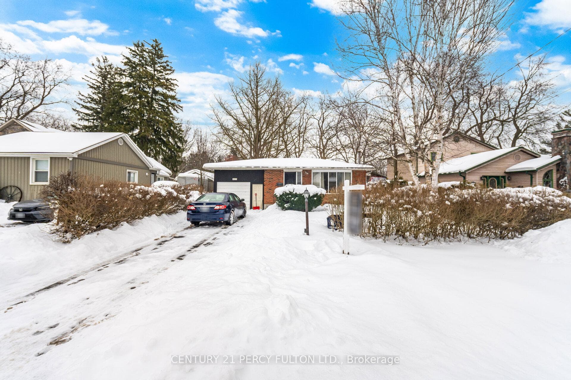 325 Dyson Road, Pickering, ON L1W 2N1 - Photo 1