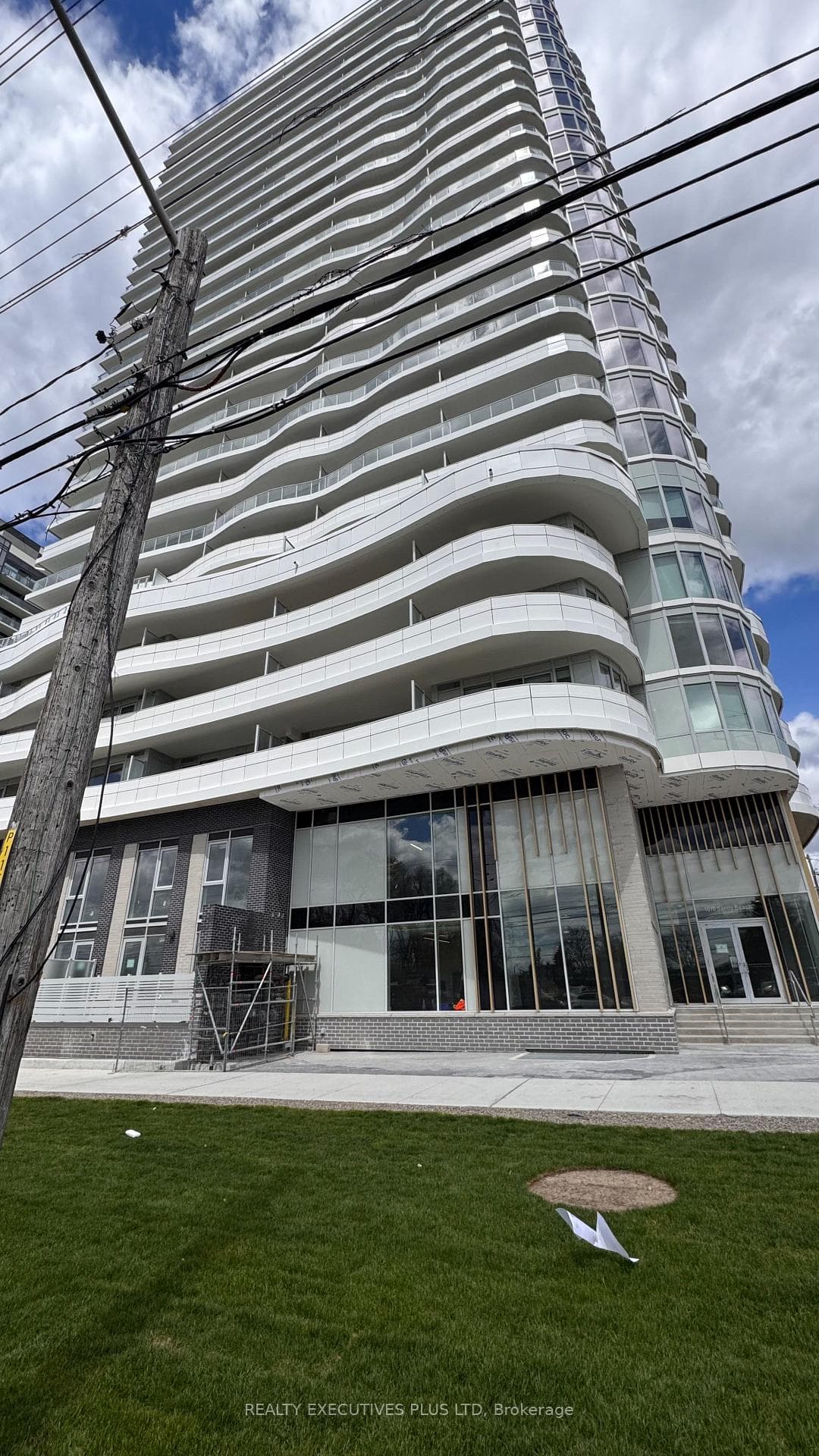 1010 Sandy Beach Road Unit 310, Pickering