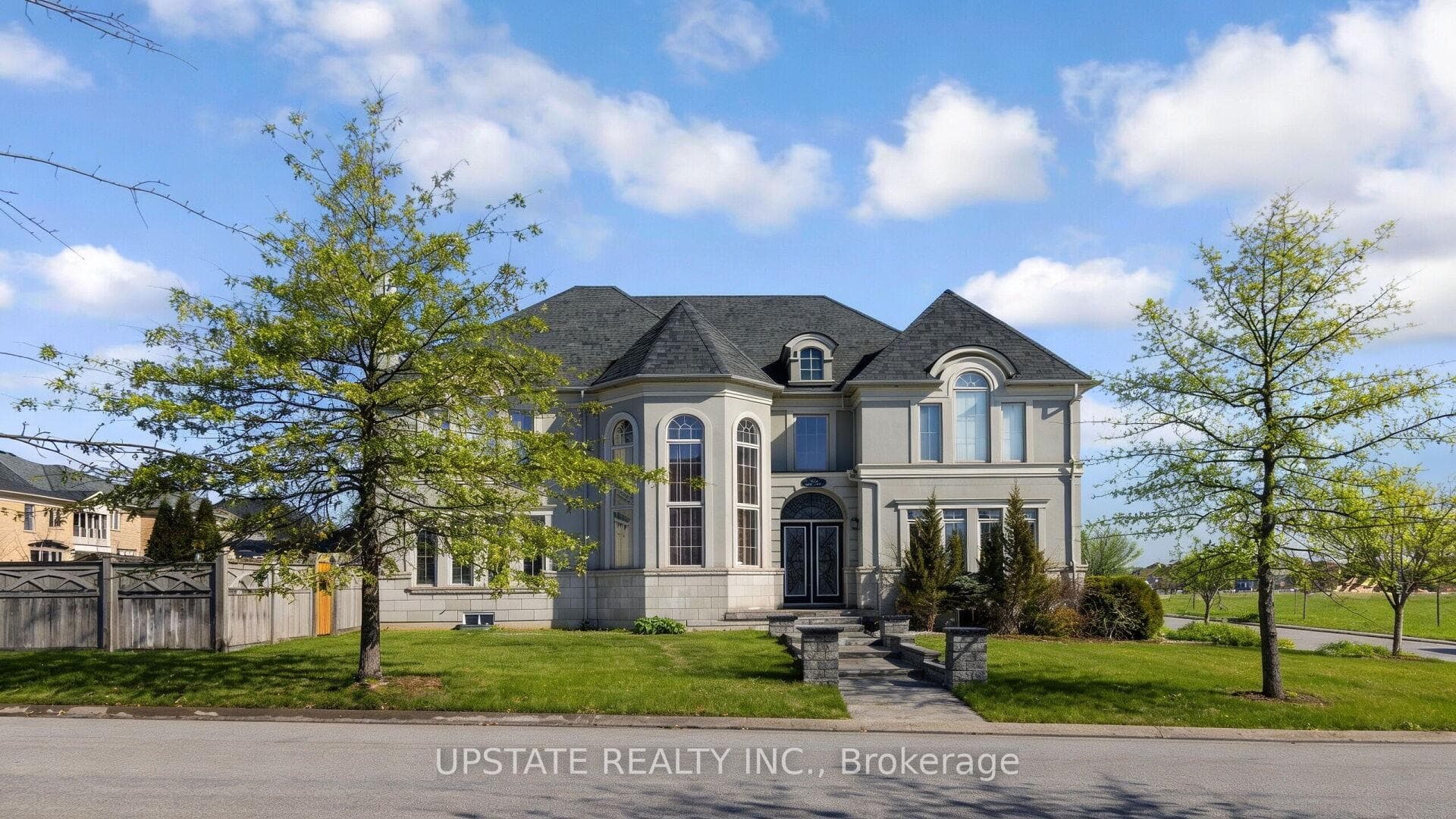 23 Dalmeny Drive, Brampton