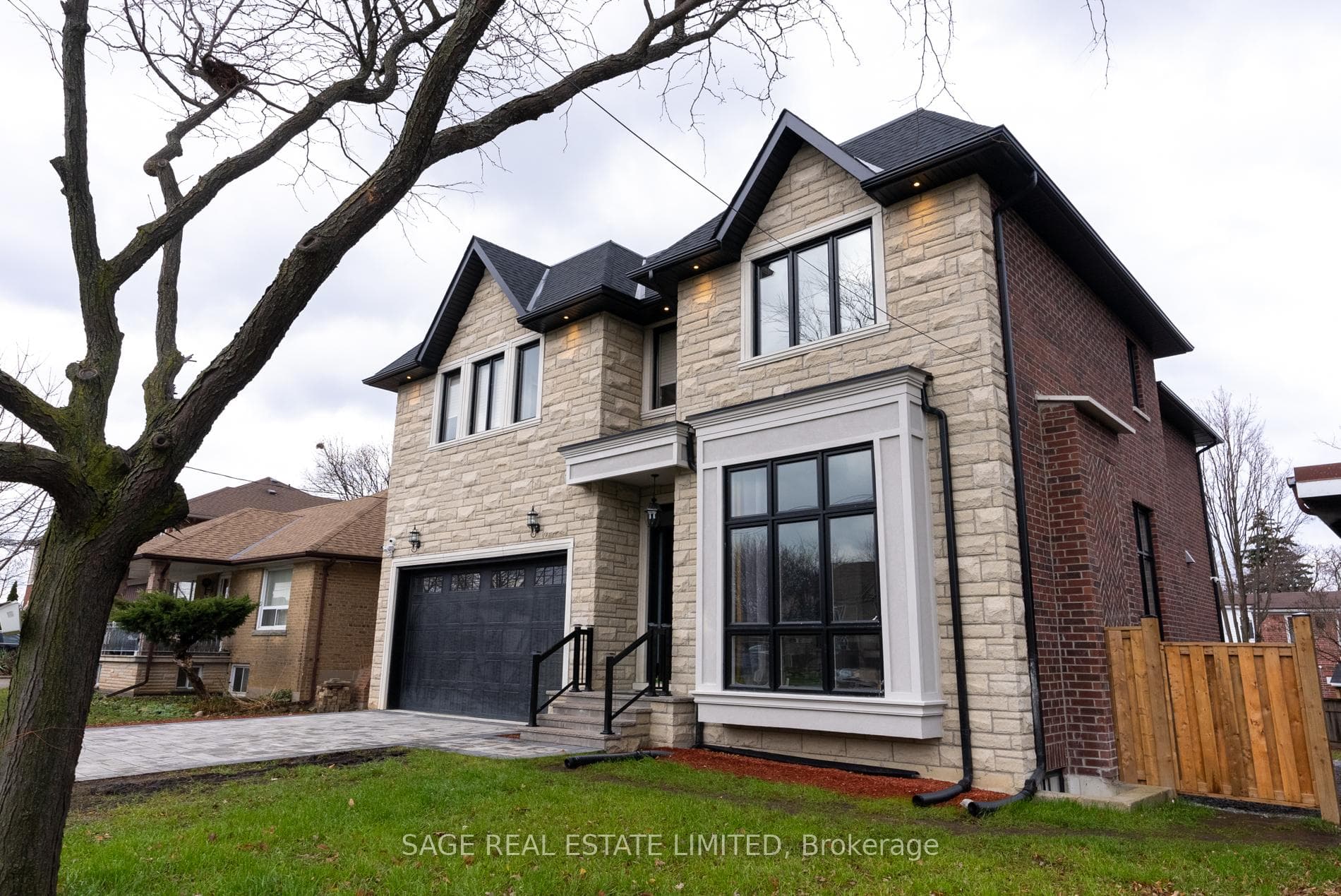 185 Fairholme Avenue Unit Lower, Lawrence Park / Bedford Park, ON M6B 2X5 - Photo 1