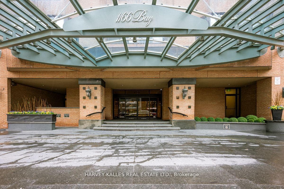 1166 Bay Street Unit 2103, Downtown Toronto / Waterfront, ON M5S 2X8 - Photo 1