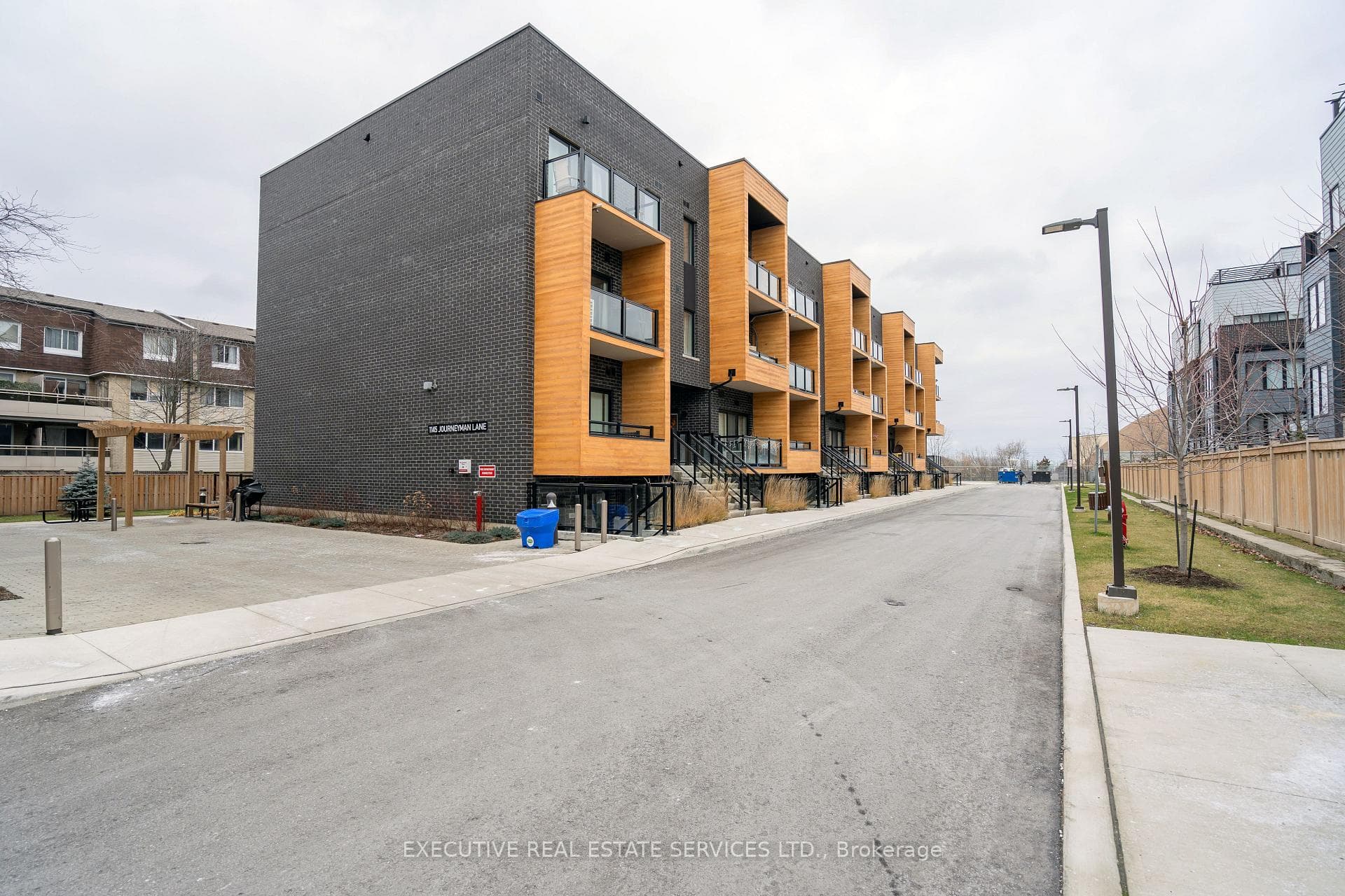 1145 Journeyman Lane Unit 226, Mississauga, ON L5J 0B5 - Photo 1