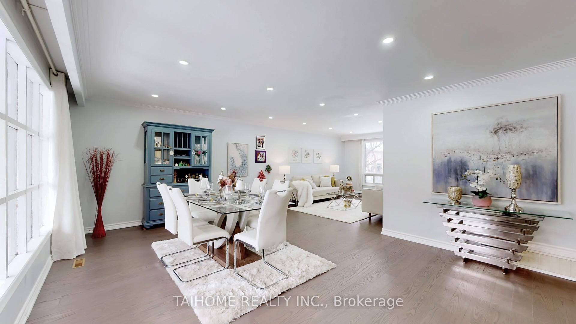 10 Centurion Court, Hillcrest Village / Bayview Village, ON M2K 2N4 - Photo 1