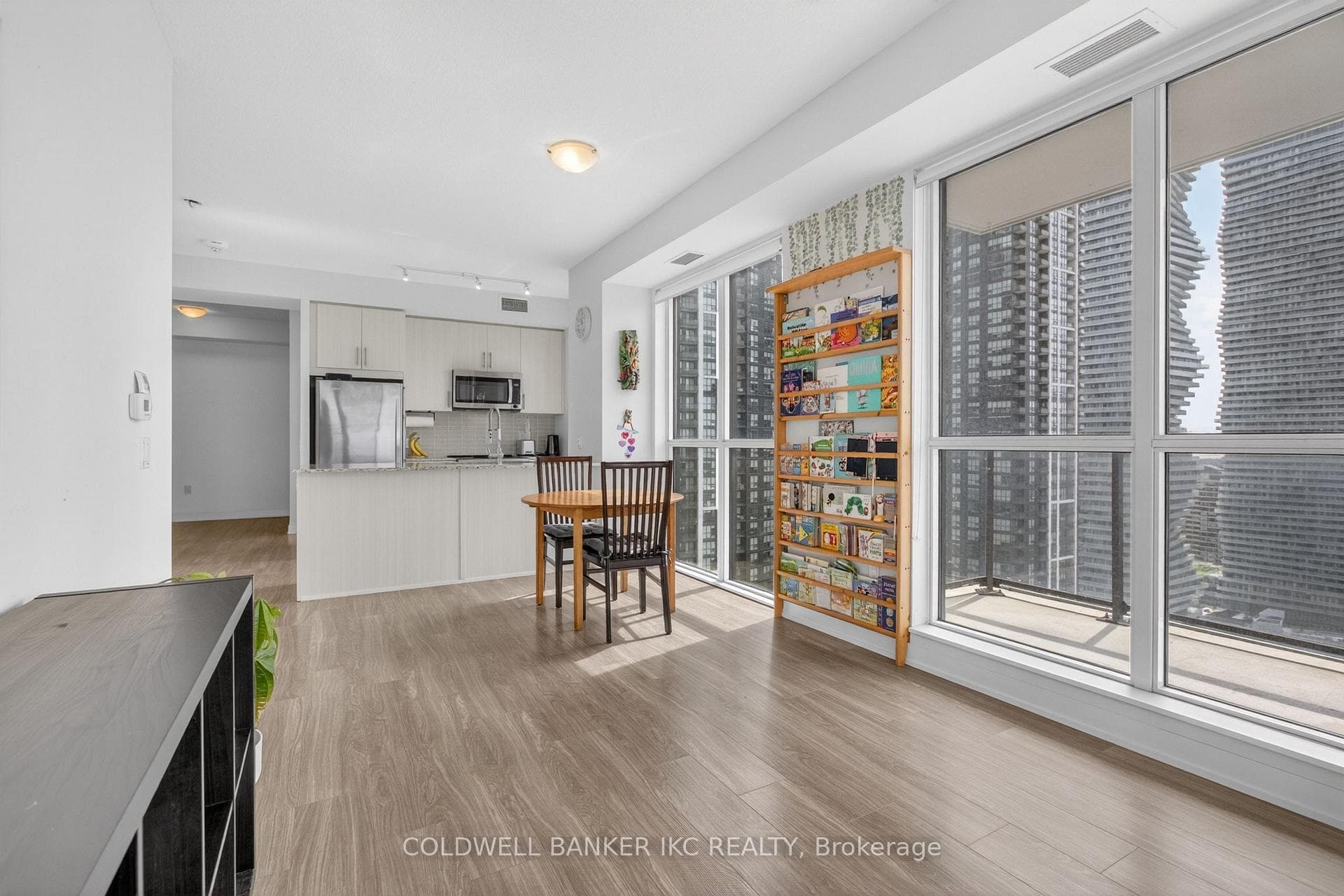 4055 Parkside Village Drive Unit 2720, Mississauga, ON L5B 0K8 - Photo 1