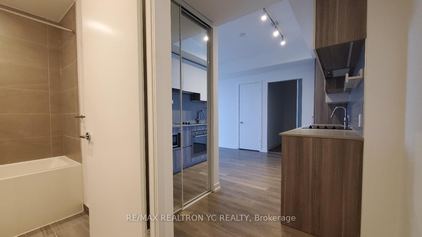898 Portage Parkway Unit 2612, Vaughan