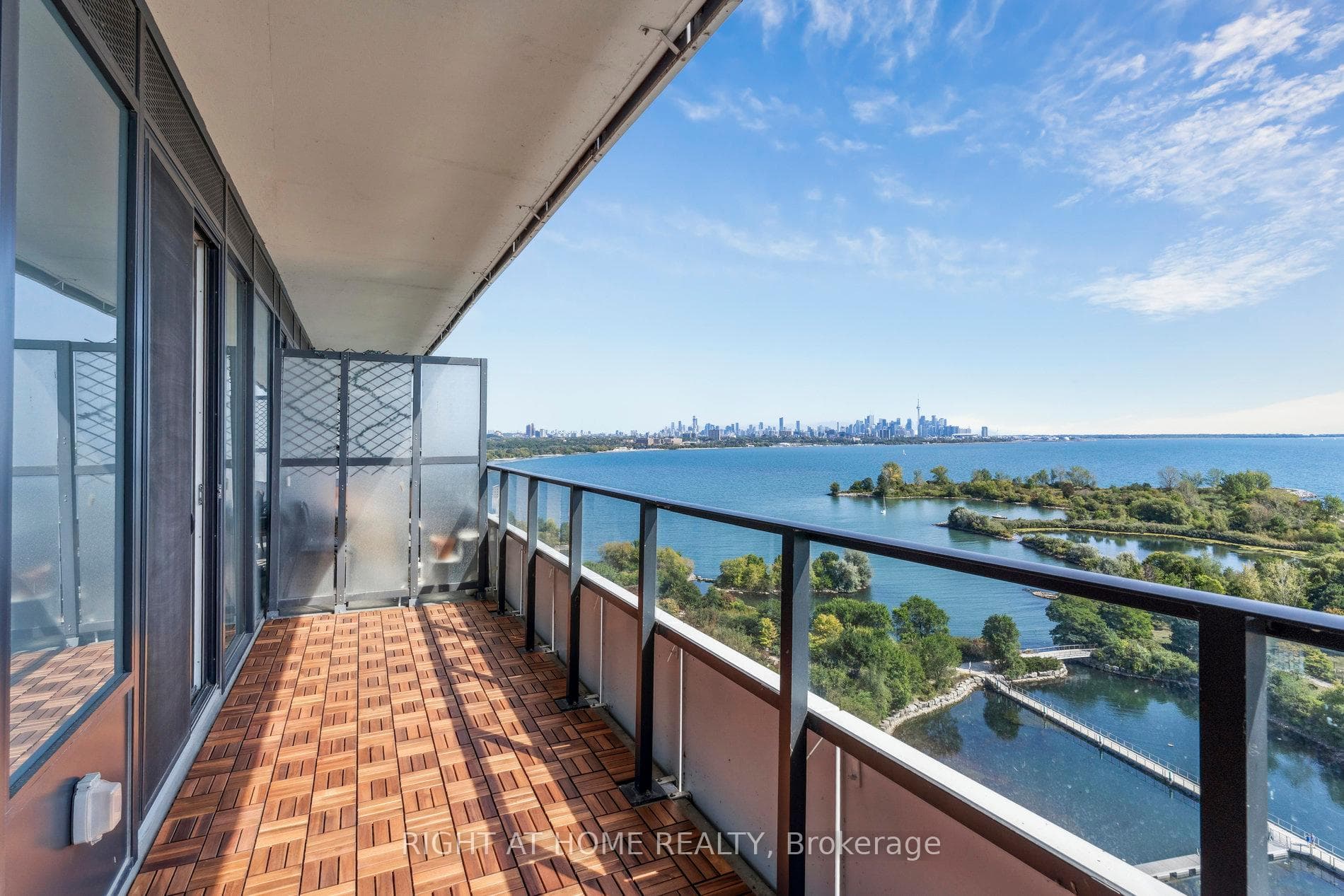 20 Shore Breeze Drive Unit 1409, Liberty Village / Parkdale / South Parkdale, ON M8V 0C7 - Photo 1